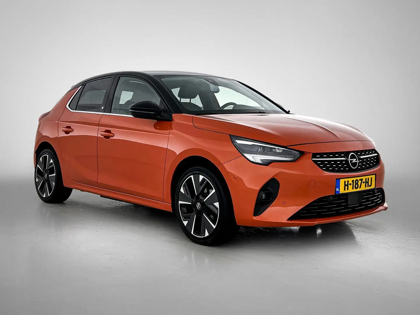 Opel Corsa-e Elegance 50 kWh 136pk Automaat | Navigatie | Clima Oranje - 2