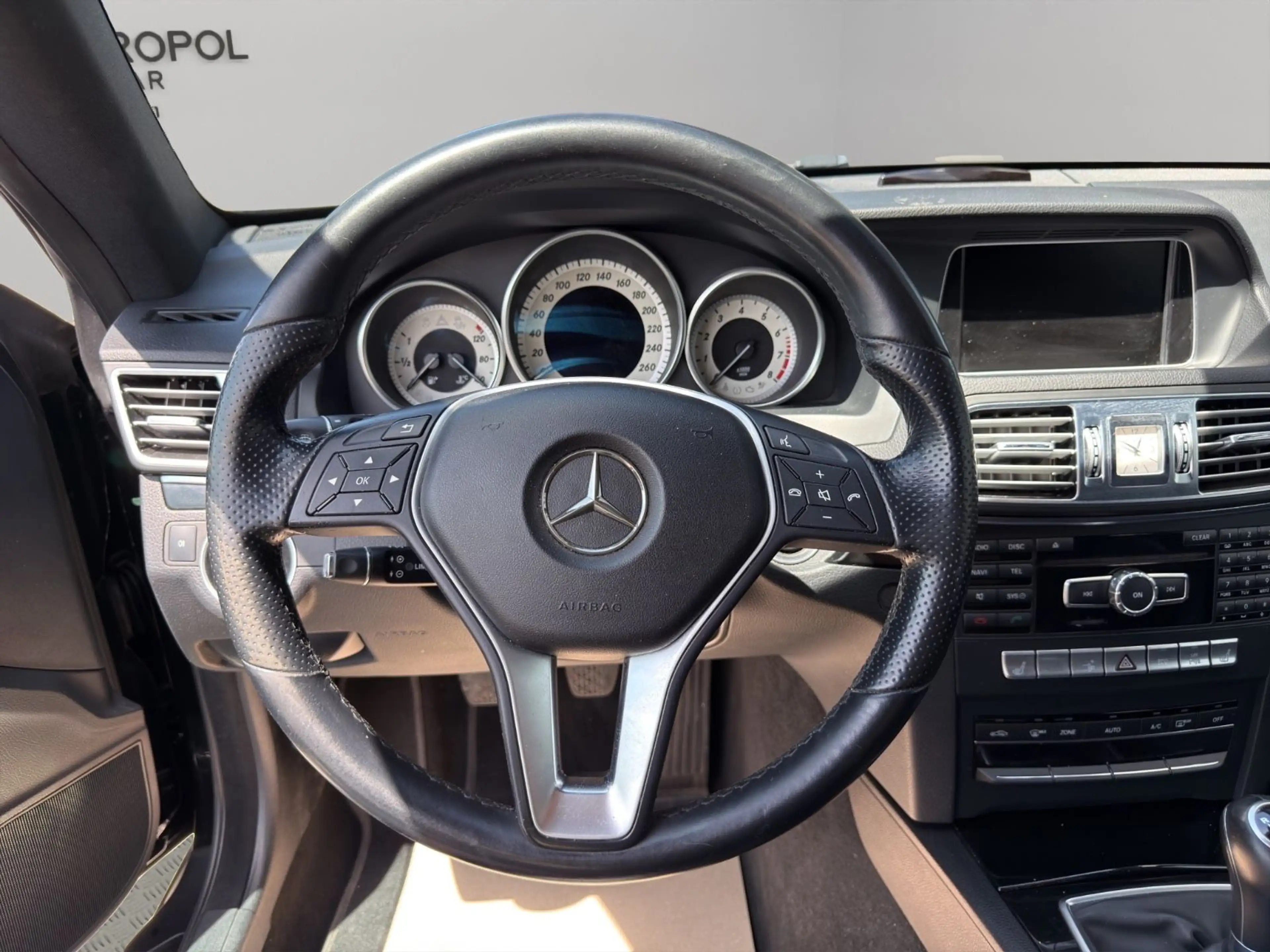 Mercedes-Benz E 200 Coupe *Garantie*Finanzierung* — photo 14