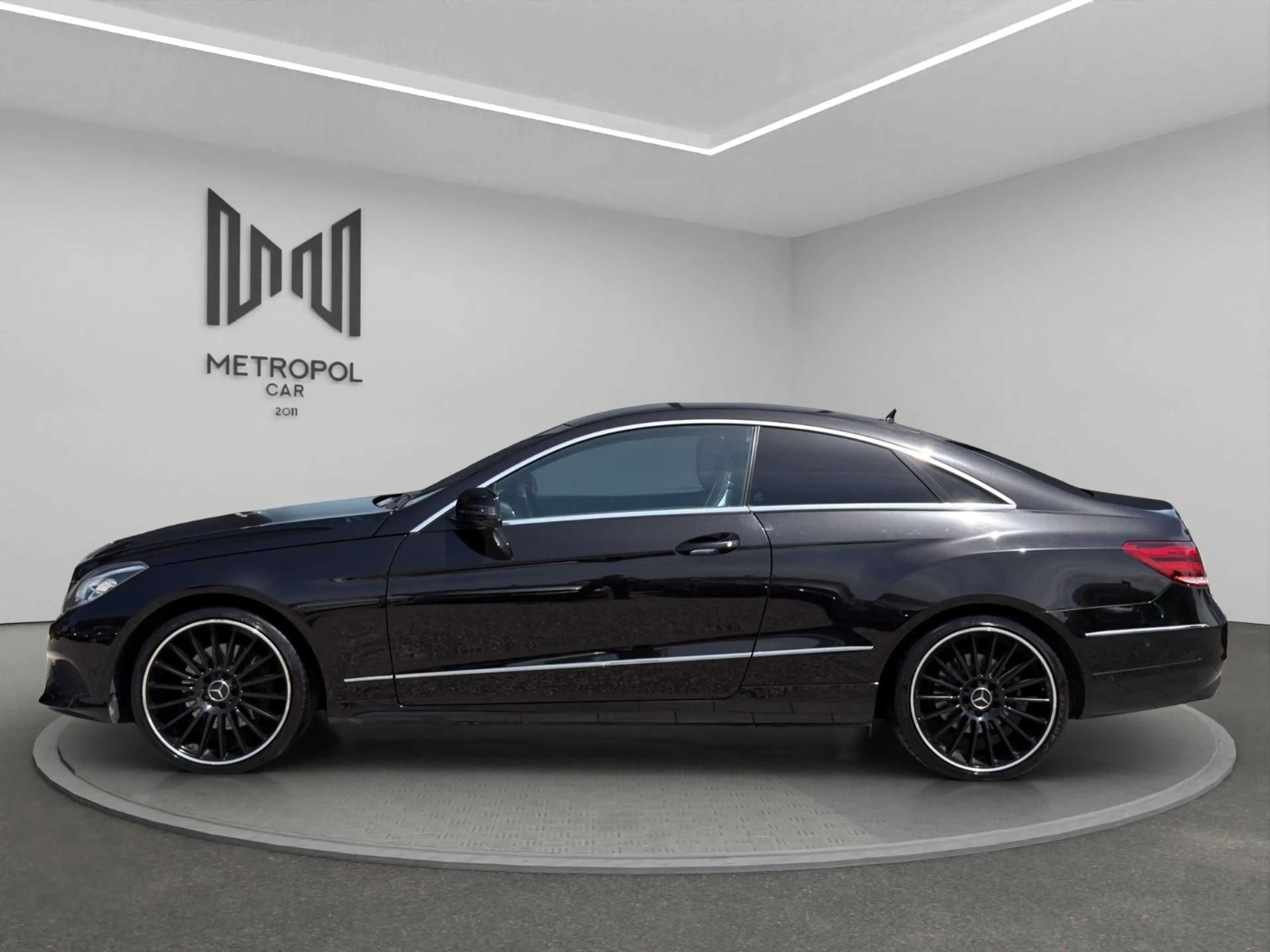 Mercedes-Benz E 200 Coupe *Garantie*Finanzierung* — photo 4