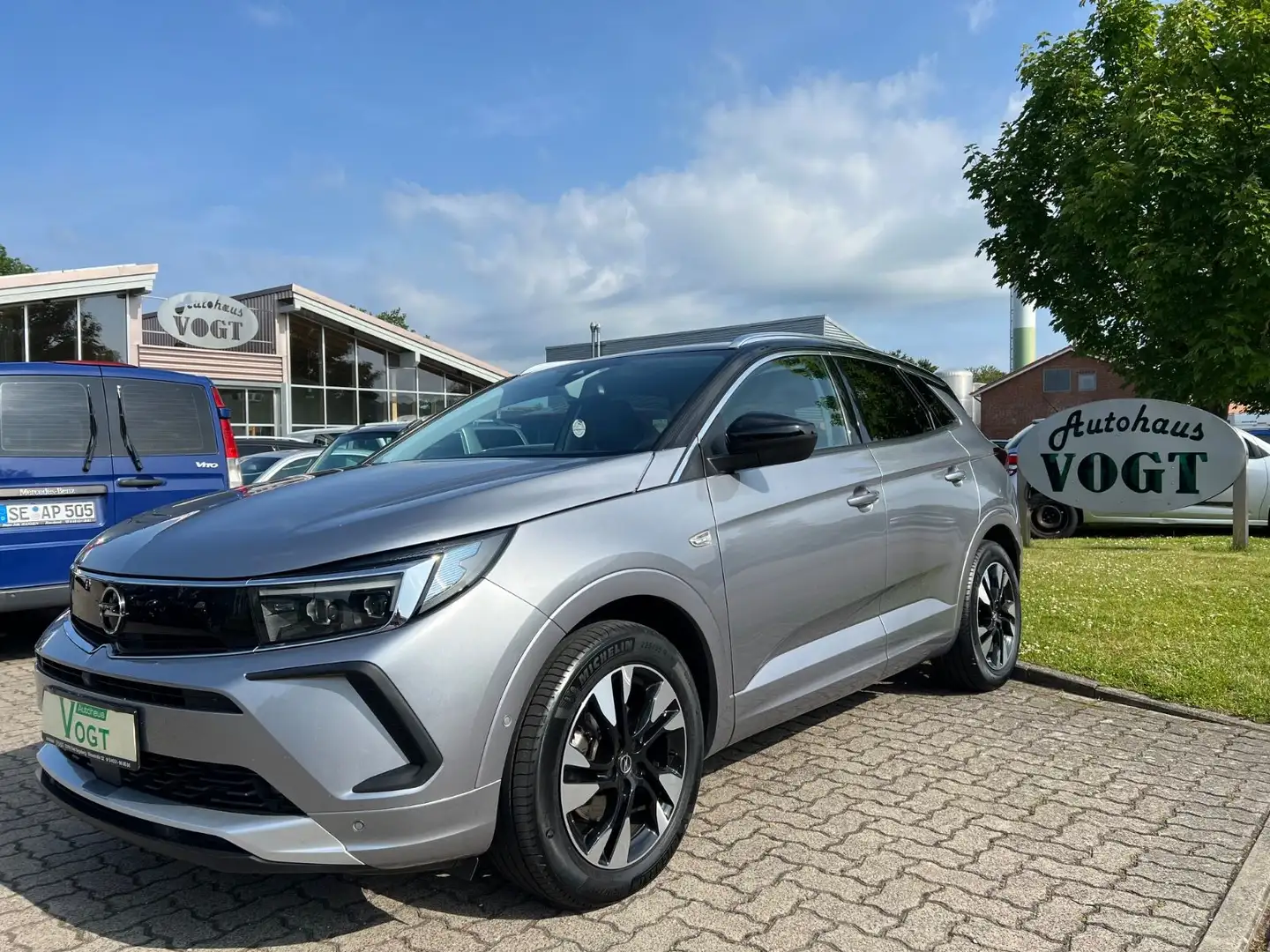 Opel Grandland X Grandland Ultimate 1.5 KAMERA/TEMP/SHZ/L-HZG Grau - 1