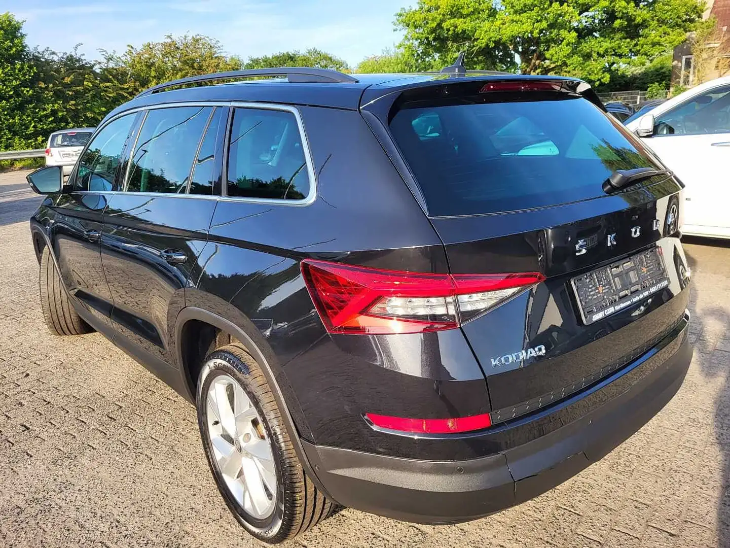Skoda Kodiaq Diesel 2.0 TDI 4x4 DSG Clever Schwarz - 2