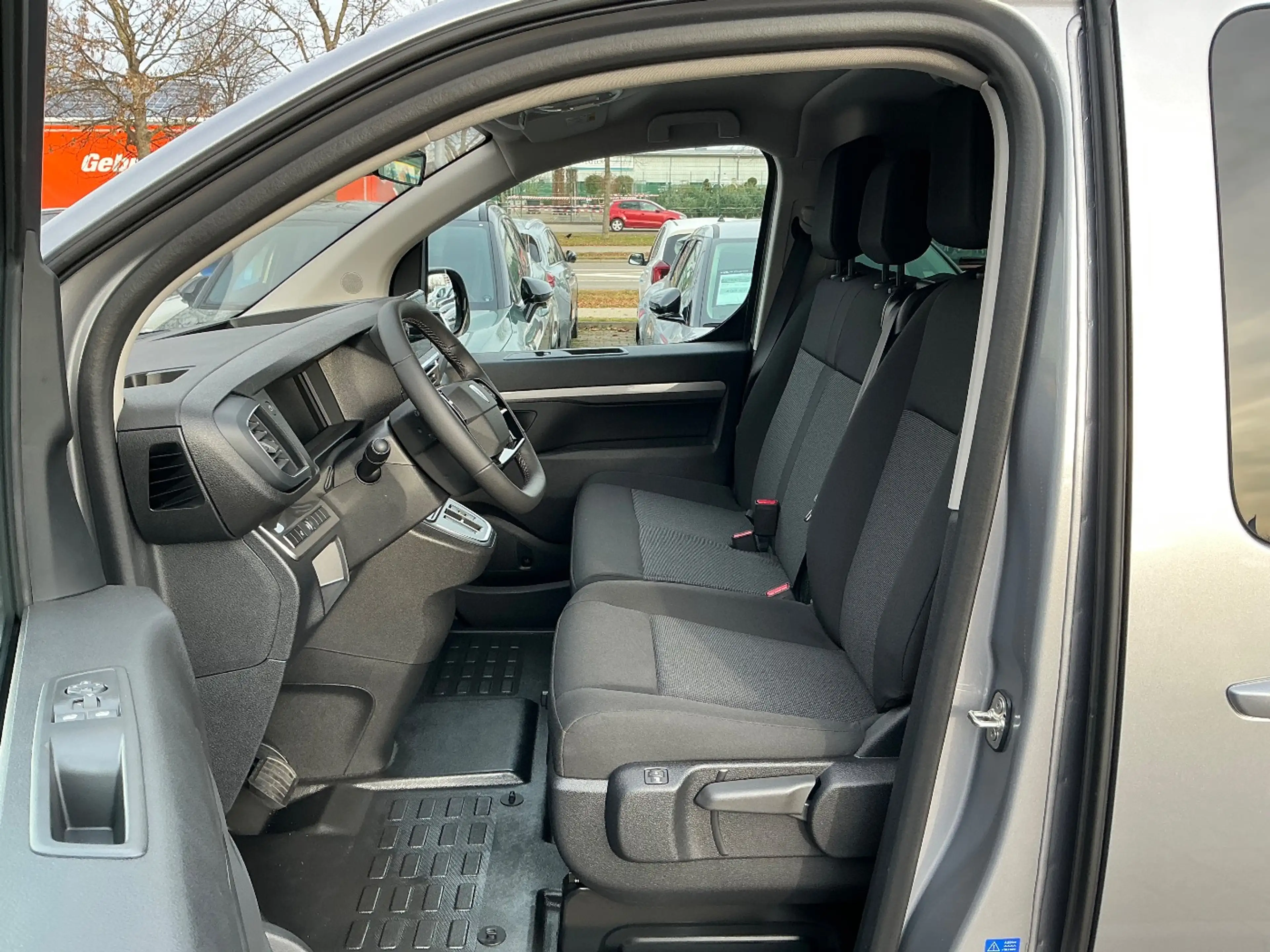 Peugeot Traveller 2.0 BlueHDi 180 L2 Active Klima Paket — photo 8