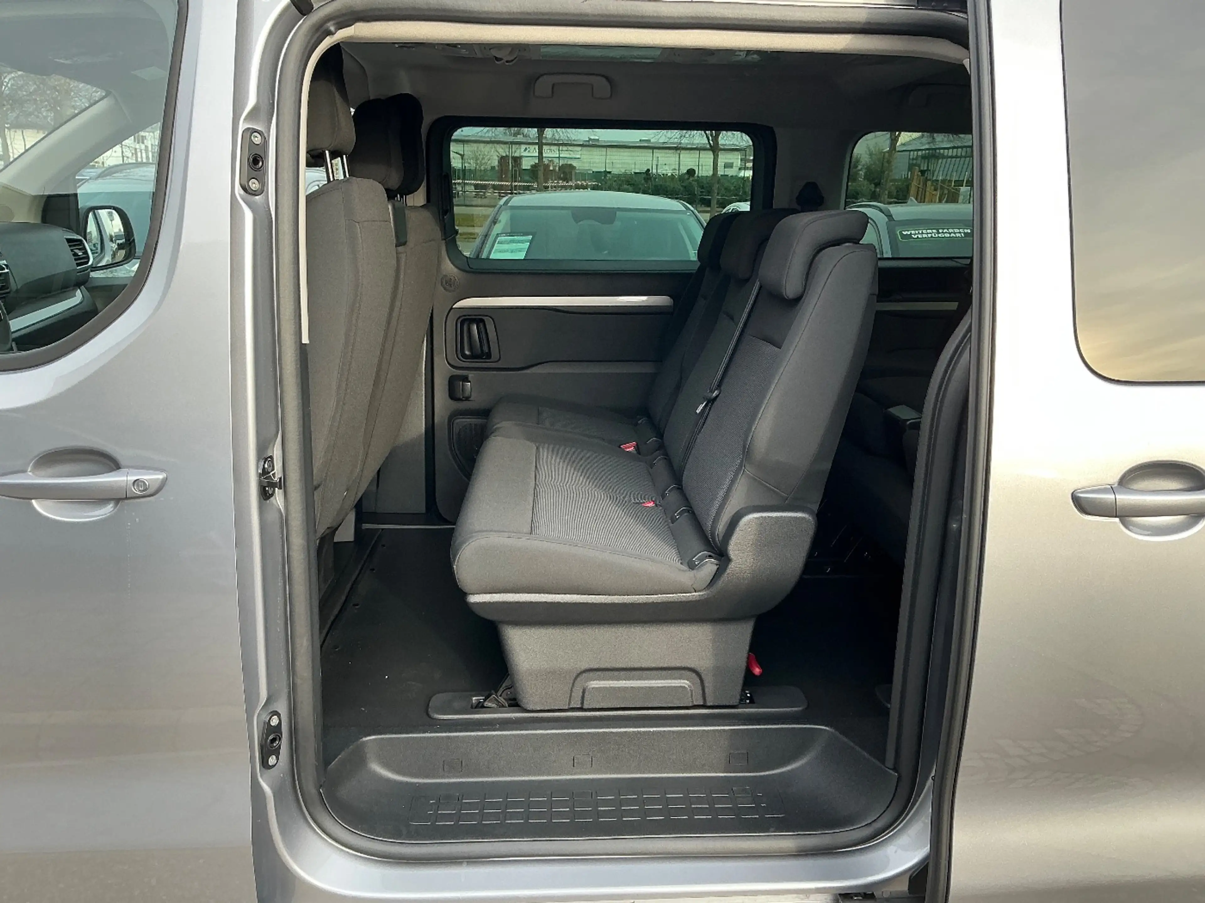 Peugeot Traveller 2.0 BlueHDi 180 L2 Active Klima Paket — photo 9