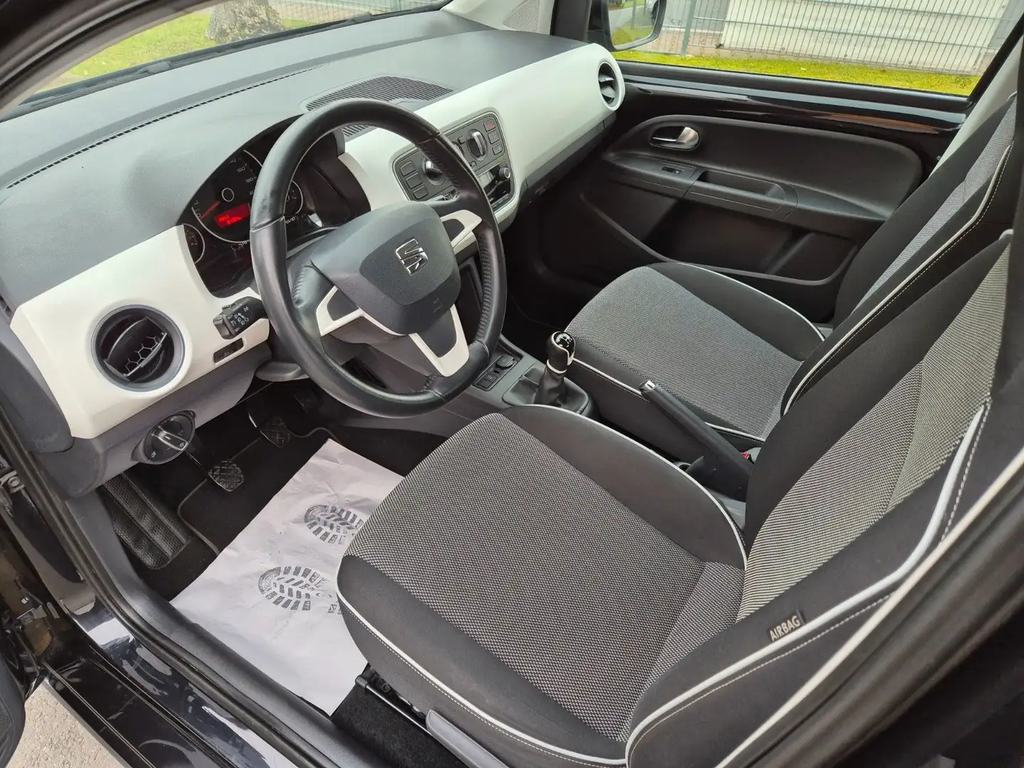 SEAT Mii 1.0 Chic Klimaanlage Einparkhilfe Bluetooth Чорний - 2