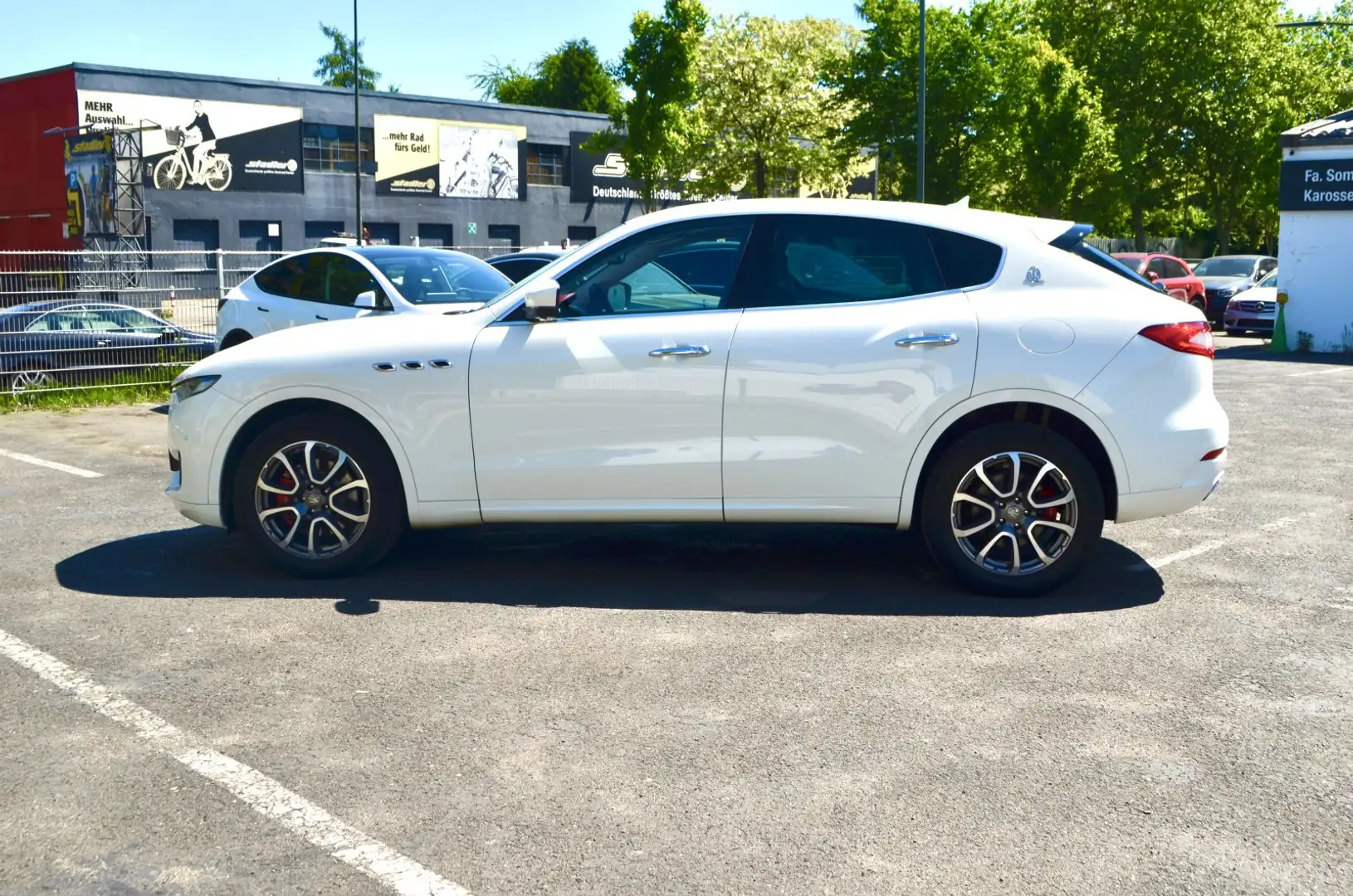 Maserati Levante 3.0 V6 4x4 *HARMANN-KARDON*UNFALLFREI* Weiß - 2