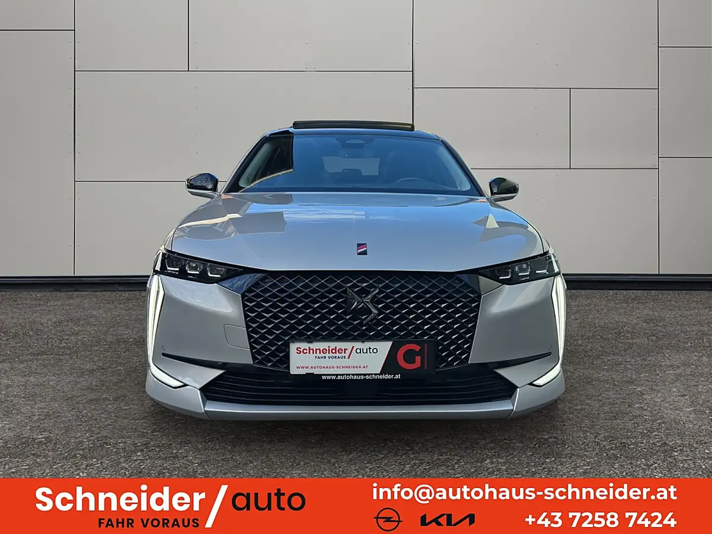 DS Automobiles DS 4 BlueHDi 130 S&S EAT8 Performance Line Grau - 2