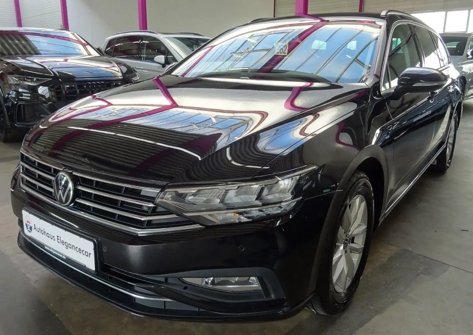 Volkswagen Passat Variant PASSAT 2.0 TDI CL.*ACC*AHK*CAM*SHA*MASSAGE* Schwarz - 1
