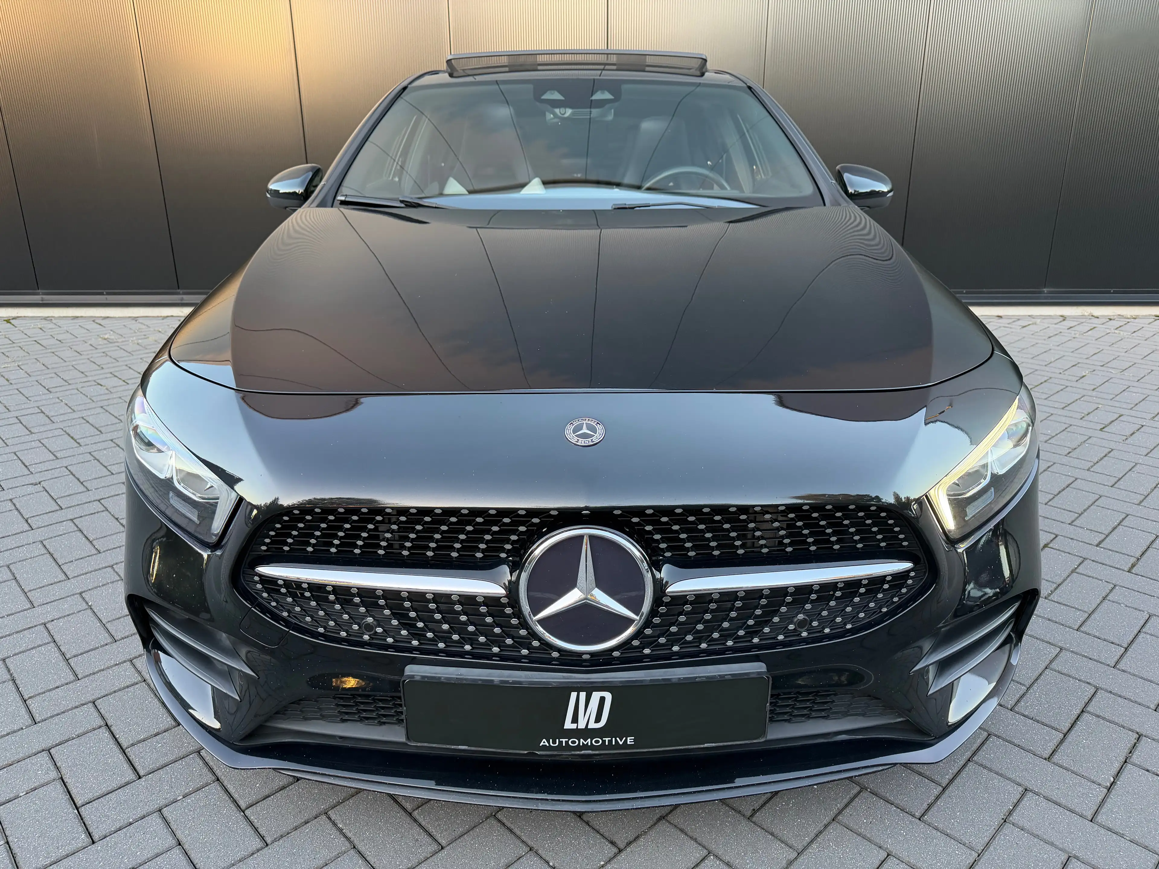Mercedes-Benz A 200 A-Klasse AMG NIGHT PANO SFEER LEDER WIDESCREEN — photo 4