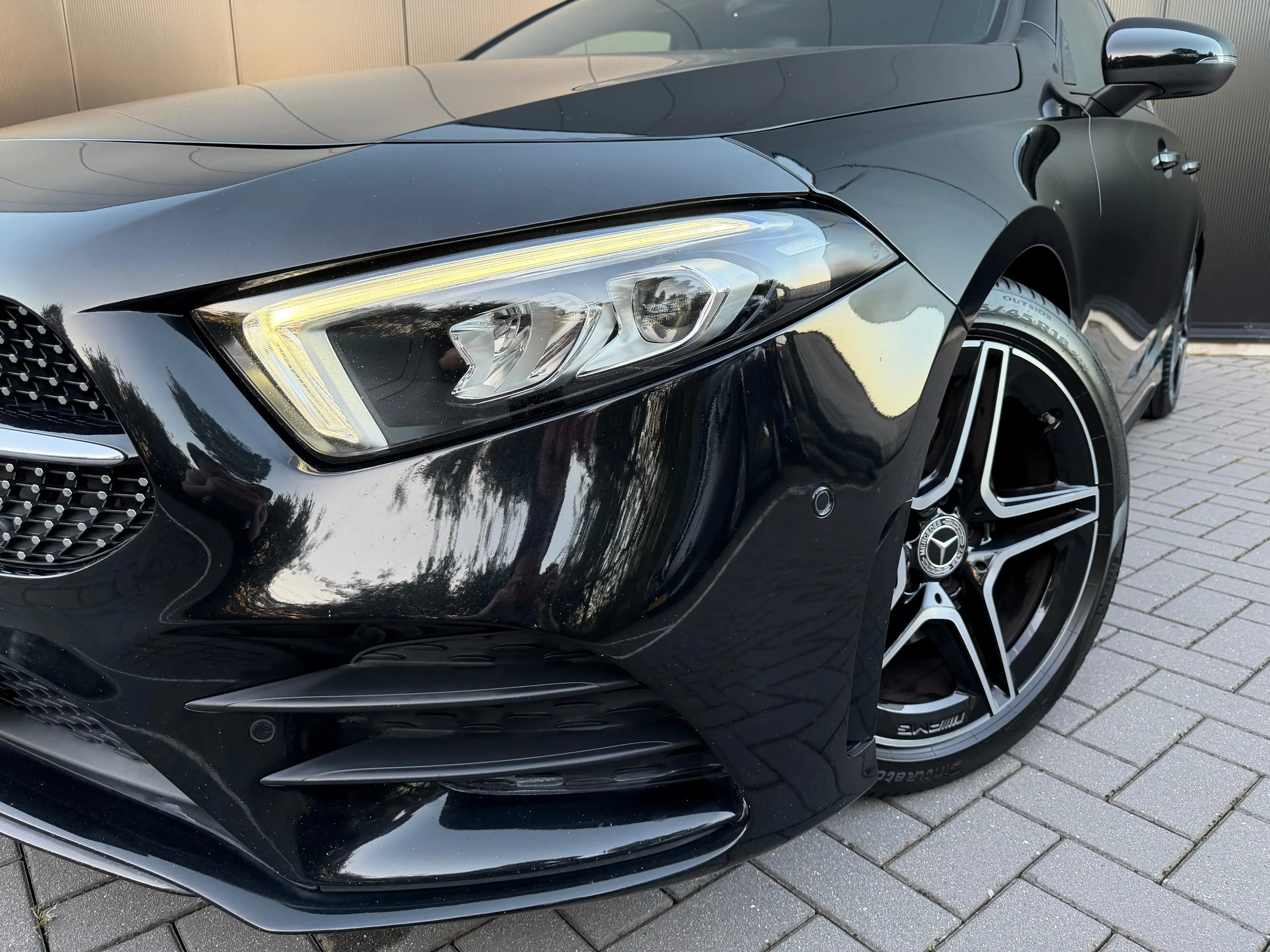 Mercedes-Benz A 200 A-Klasse AMG NIGHT PANO SFEER LEDER WIDESCREEN — photo 5