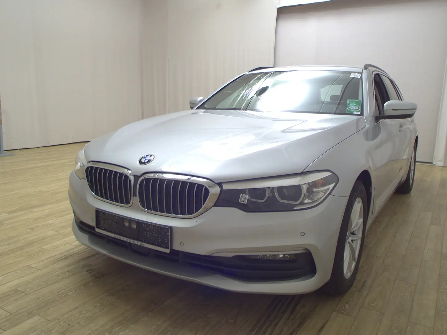 BMW 520 dA Touring Navi LED LC+ HiFi RFK ACC Silber - 2
