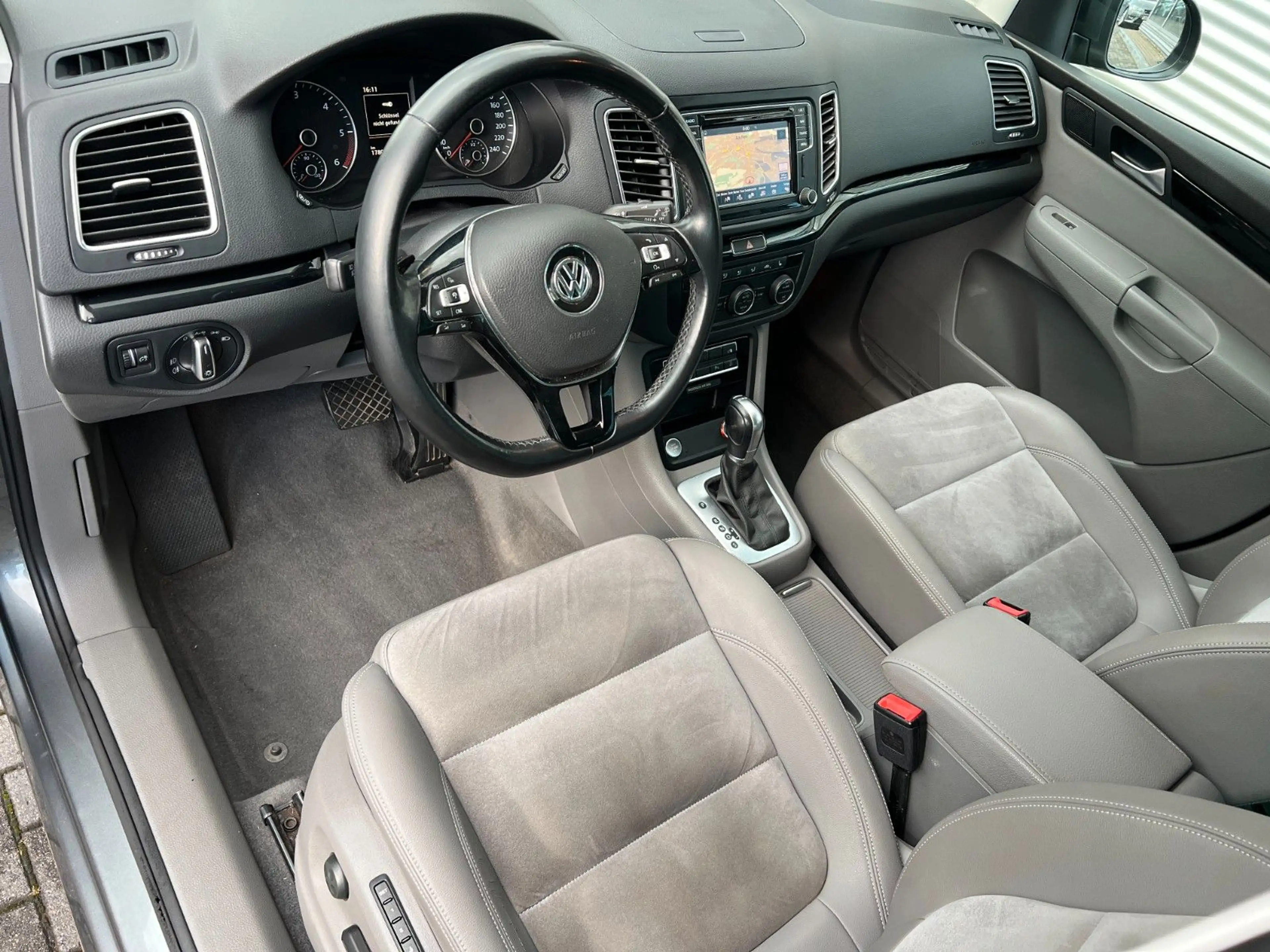 Volkswagen Sharan Highline/ 7 Sitzer/Leder/Kamera — photo 10
