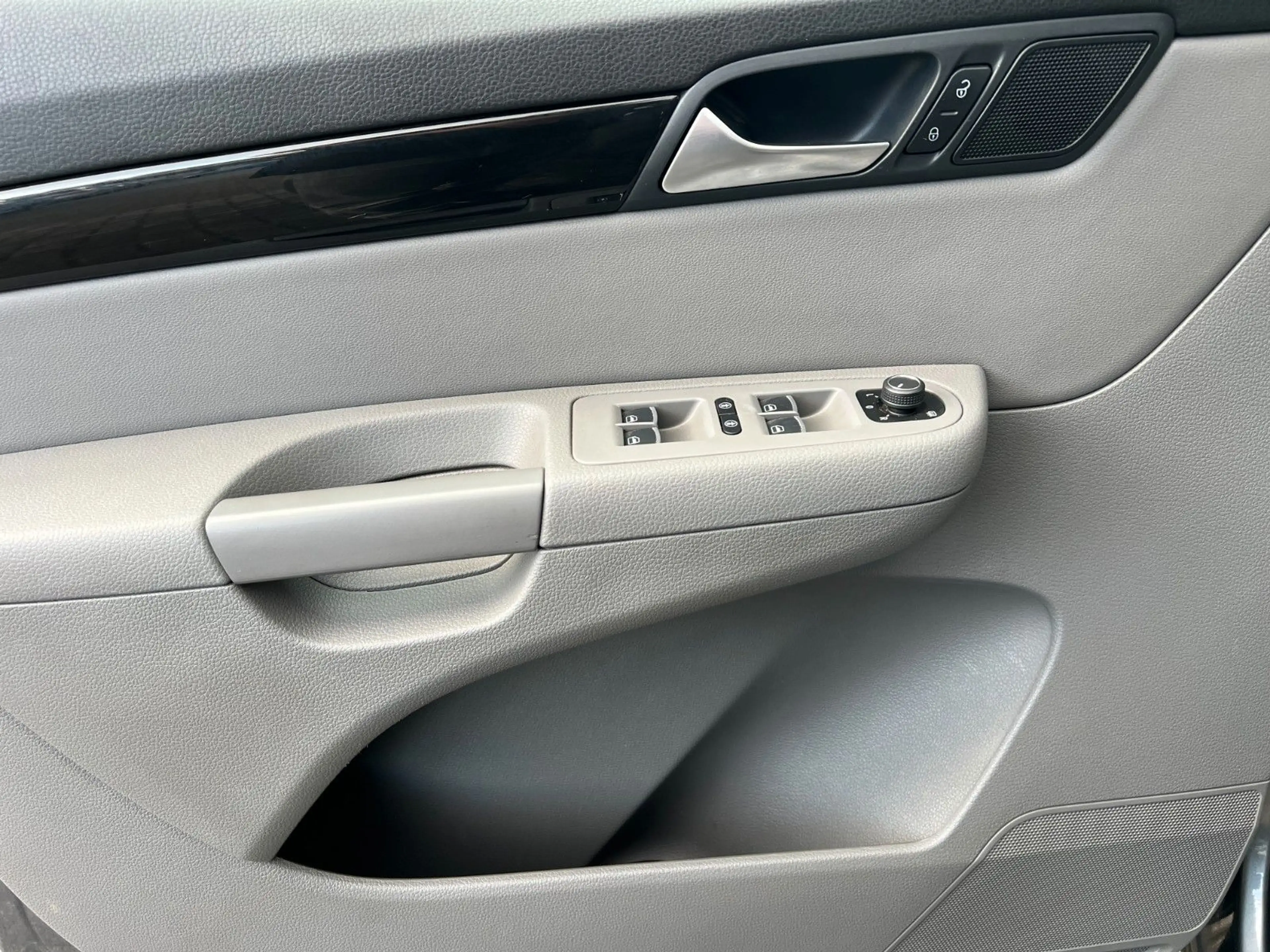 Volkswagen Sharan Highline/ 7 Sitzer/Leder/Kamera — photo 15
