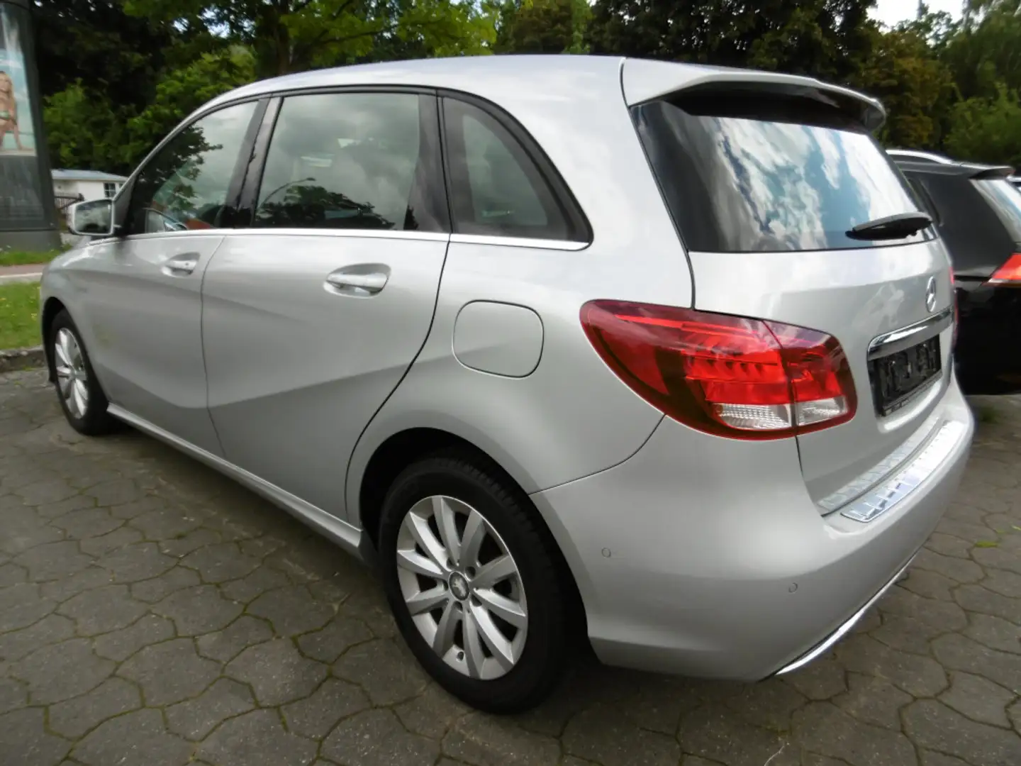 Mercedes-Benz 180 Style Aut. Klima Nav Temp.,Sitzheizung PDC Silber - 2
