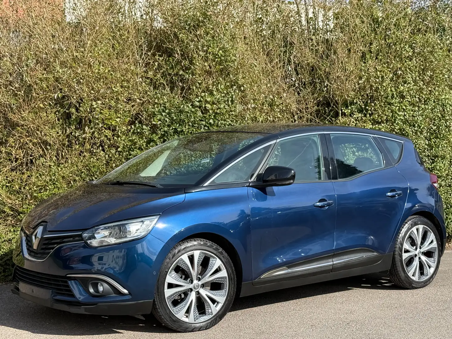 Renault Scenic 1.5 dCi+BOITE AUTO+NAVI+CAMERA+JANTES+EURO 6B Bleu - 1