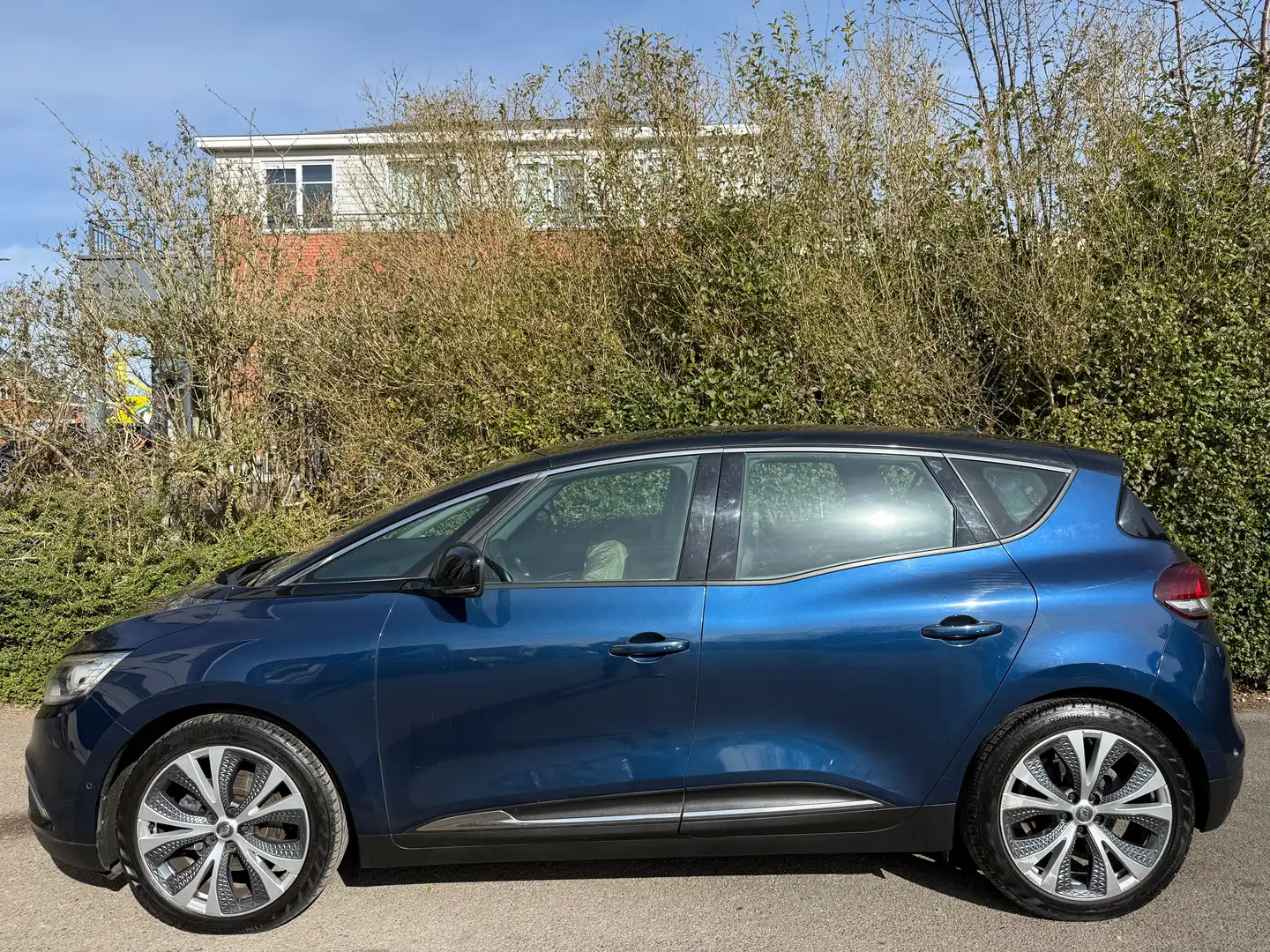 Renault Scenic 1.5 dCi+BOITE AUTO+NAVI+CAMERA+JANTES+EURO 6B Bleu - 2