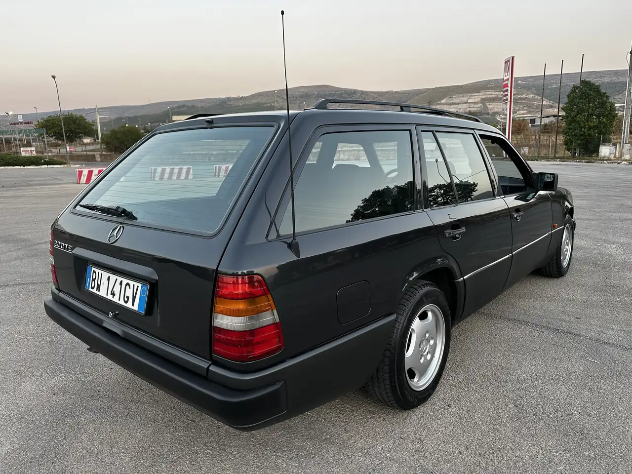 Mercedes-Benz E 200 200TE, foto 4
