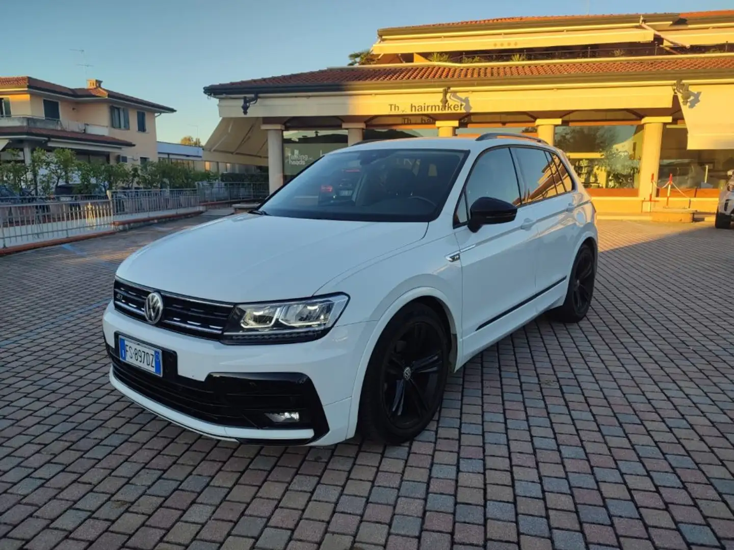 Volkswagen Tiguan 2.0 TDI SCR DSG Advanced R-LINE Bianco - 2
