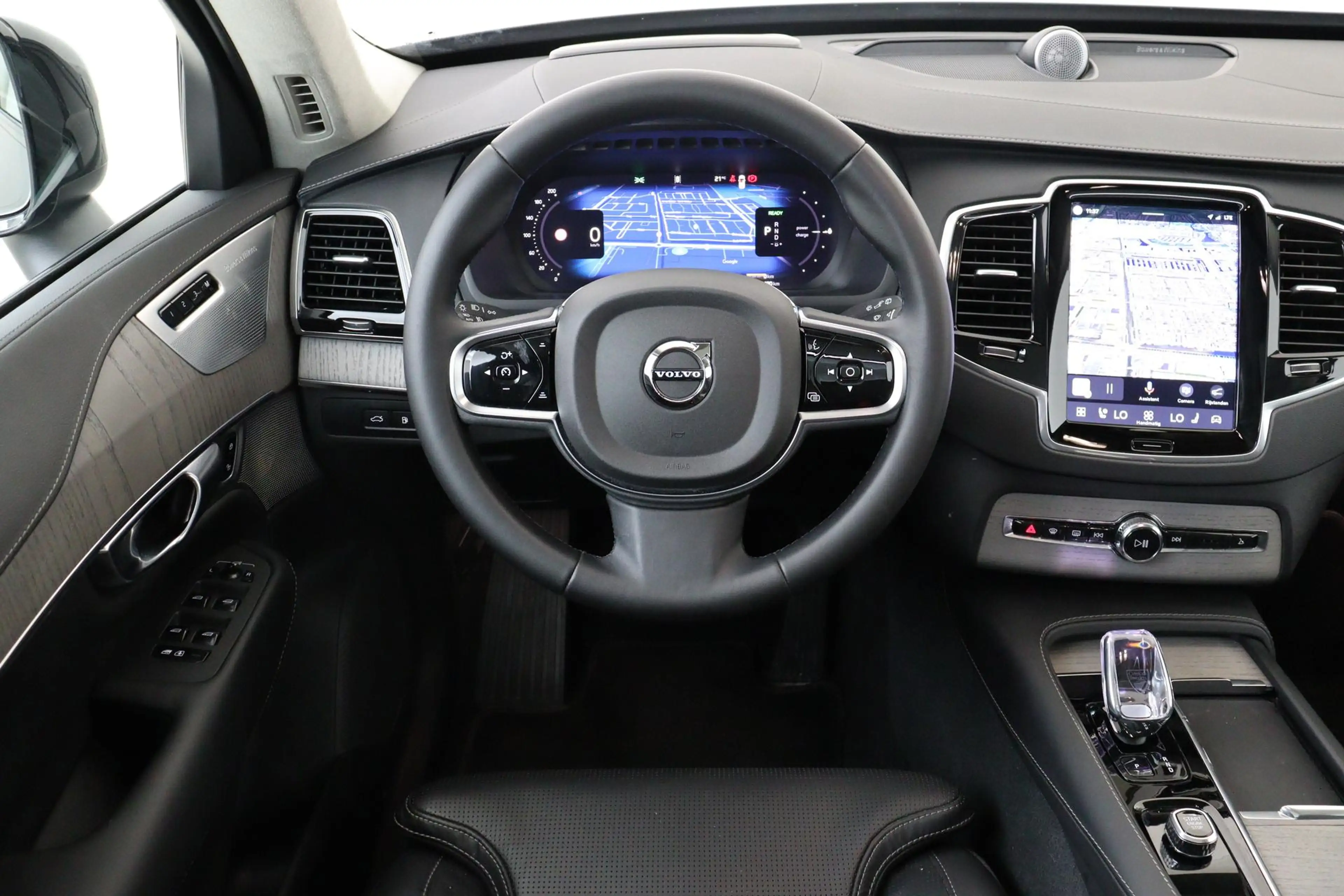 Volvo XC90 T8 PLUG-IN HYBRID AWD ULTRA DARK *FULL OPTIONS!* - — photo 2
