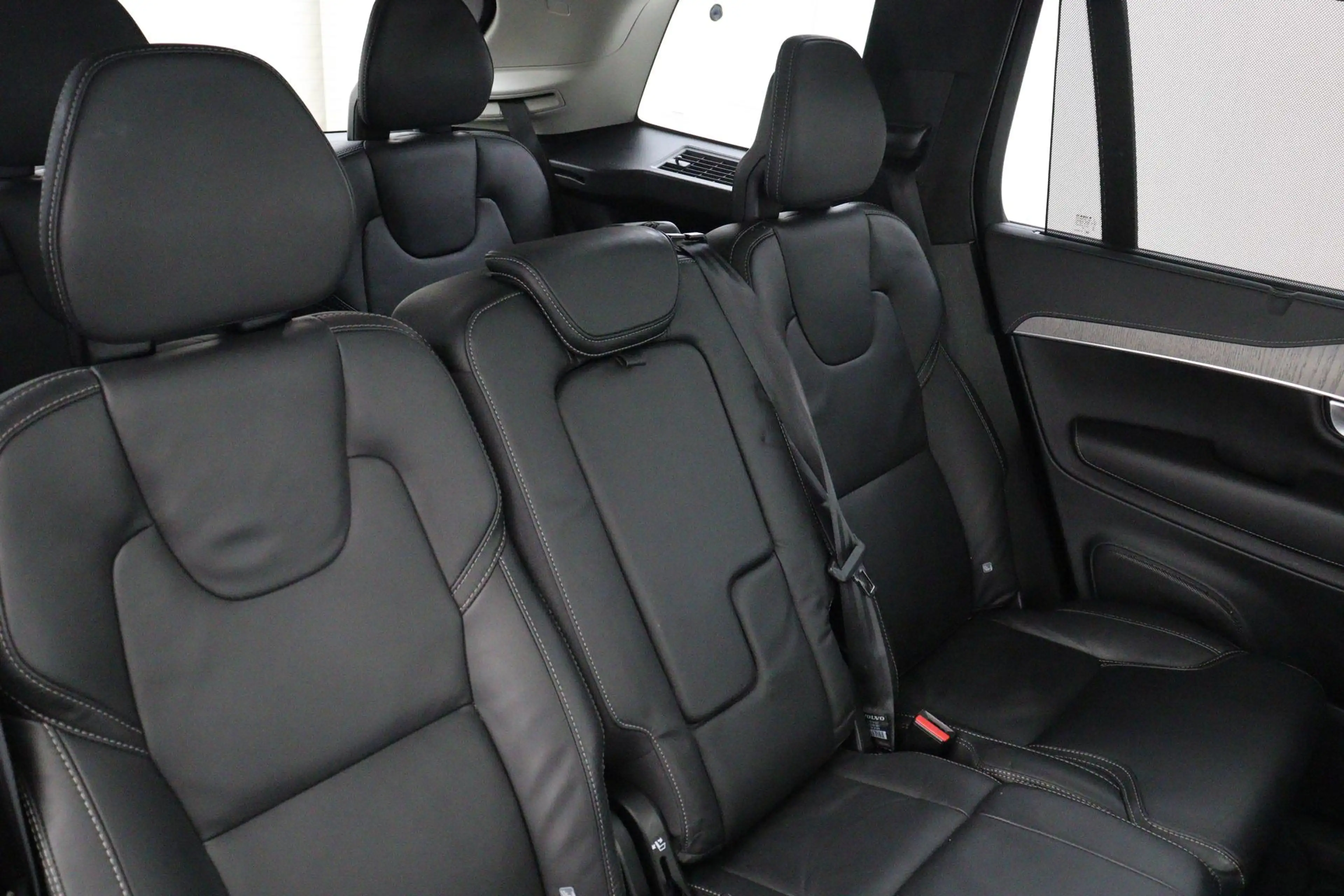 Volvo XC90 T8 PLUG-IN HYBRID AWD ULTRA DARK *FULL OPTIONS!* - — photo 14