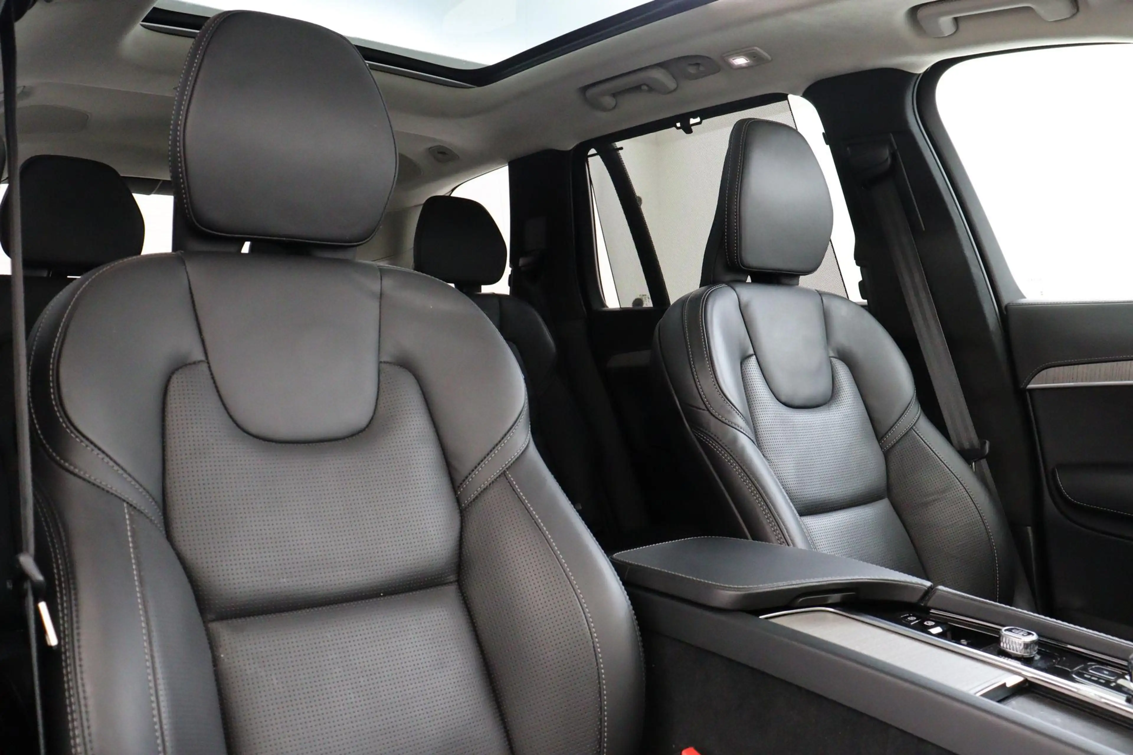 Volvo XC90 T8 PLUG-IN HYBRID AWD ULTRA DARK *FULL OPTIONS!* - — photo 12