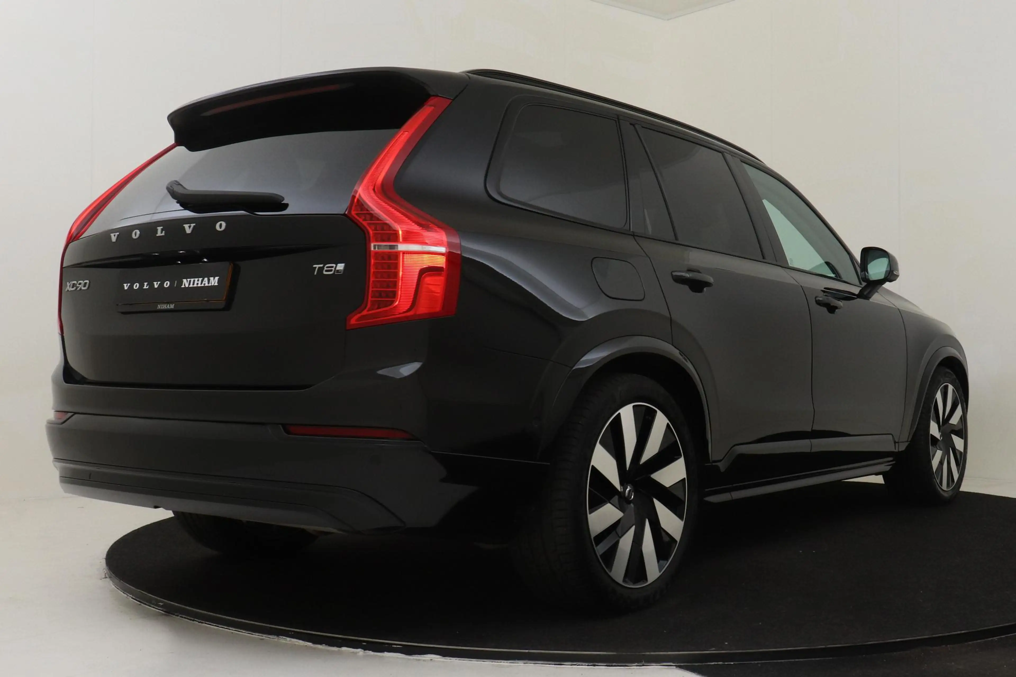 Volvo XC90 T8 PLUG-IN HYBRID AWD ULTRA DARK *FULL OPTIONS!* - — photo 3
