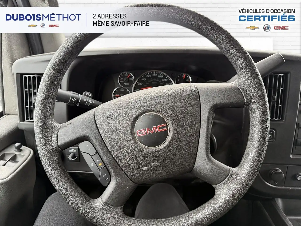 GMC Savana снимка GMC Savana
