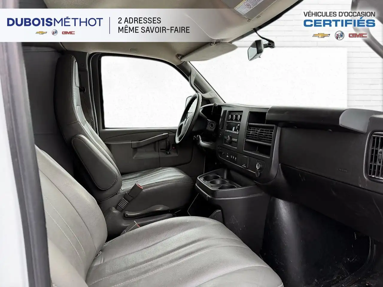 GMC Savana снимка GMC Savana