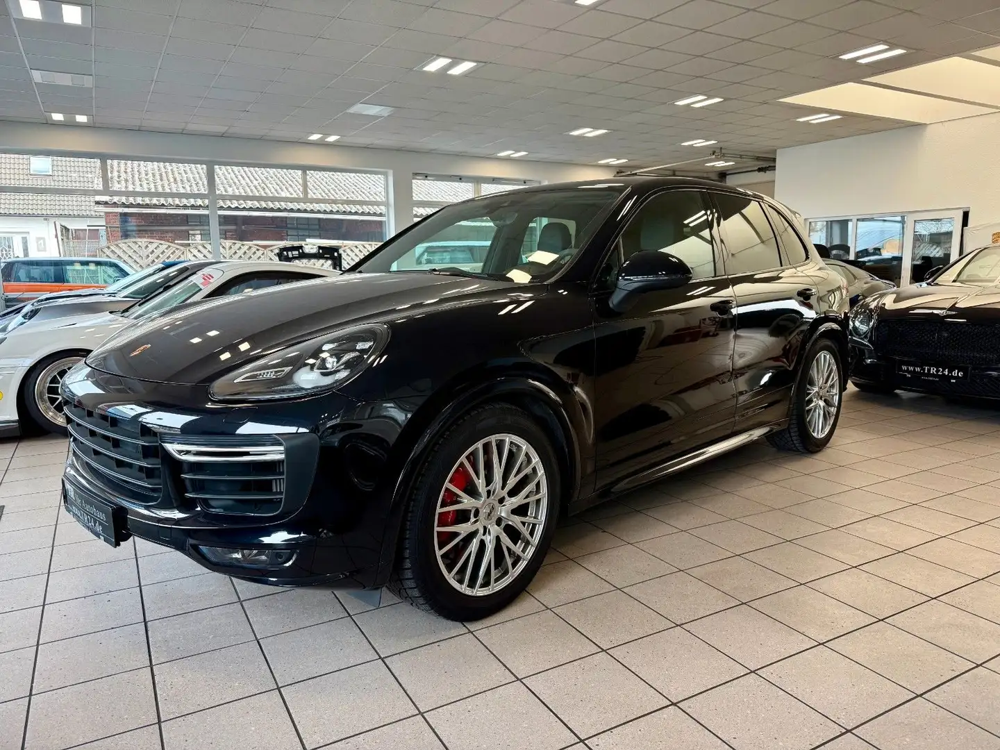 Porsche Cayenne GTS Luftfederung/SportChrono/LED/Kamera Zwart - 2