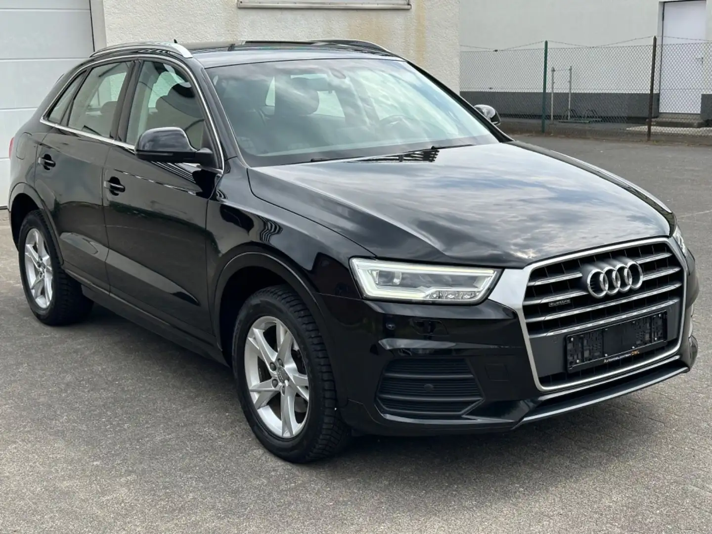 Audi Q3 2.0 TDI sport quattro TEMPO|AHK|SHZ|NAVI|LED Nero - 1