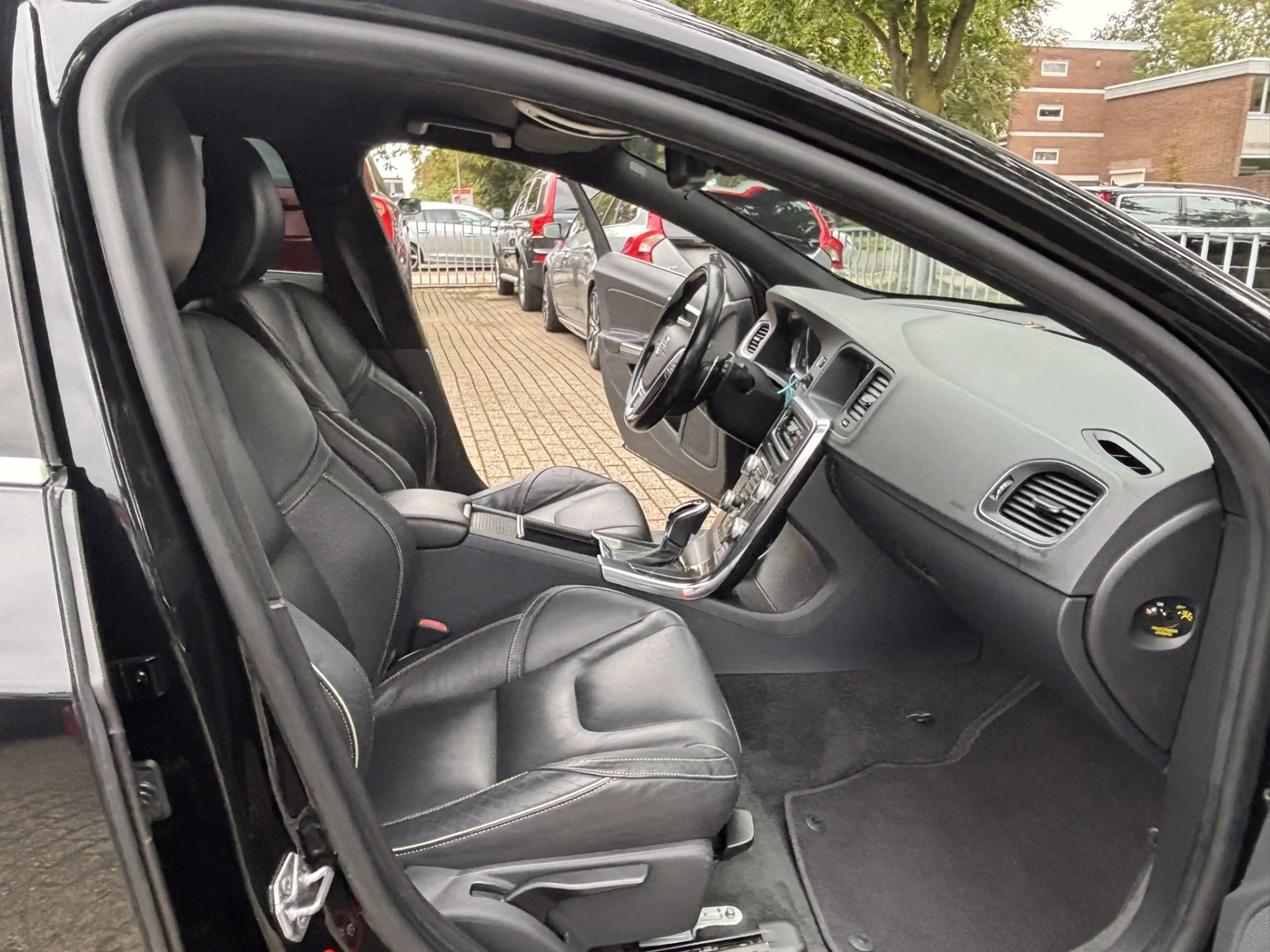 Volvo V60 3.0 T6 330pk AWD R-Design Polestar Keyless Standka — photo 4