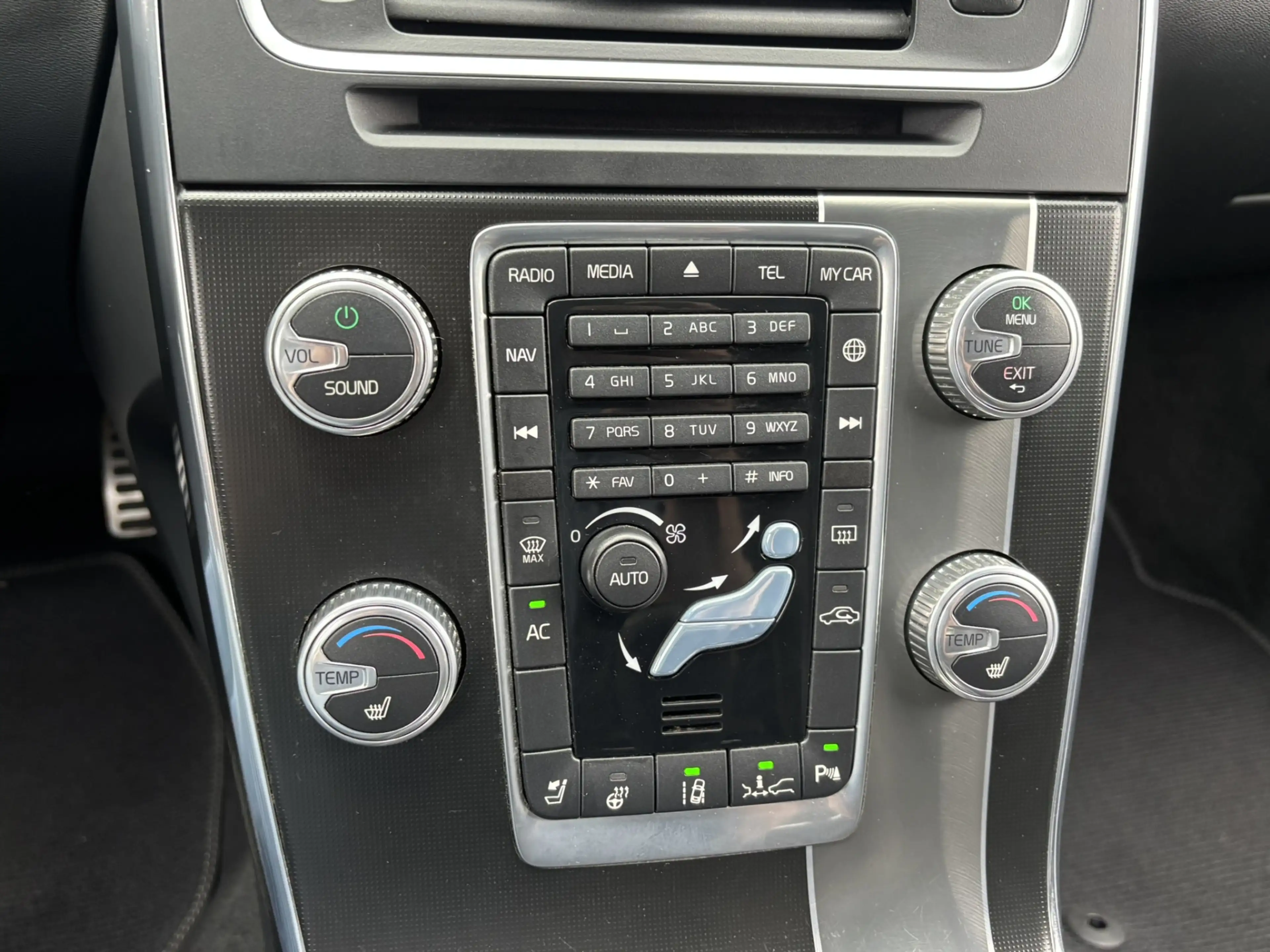 Volvo V60 3.0 T6 330pk AWD R-Design Polestar Keyless Standka — photo 6