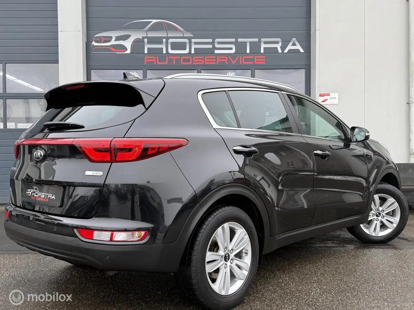 Kia Sportage 1.6 GDI First Edition Leer Camera Stoelverw-V+A Schwarz - 2