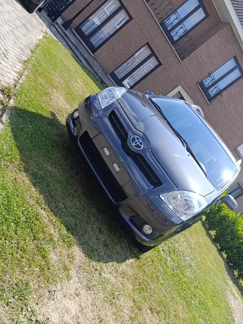 Toyota Corolla Verso - 1