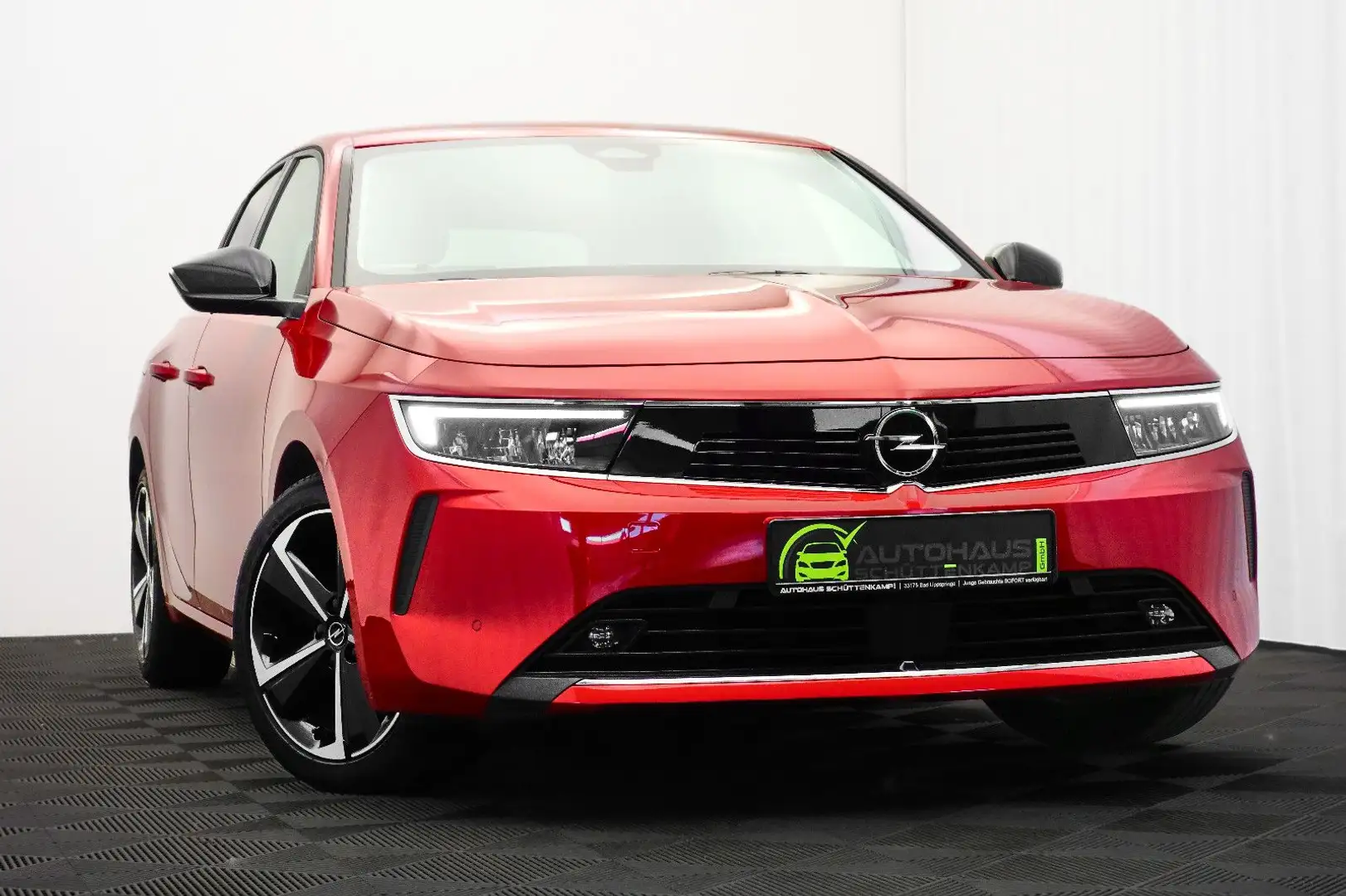 Opel Astra L Lim. Business Elegance Rouge - 1