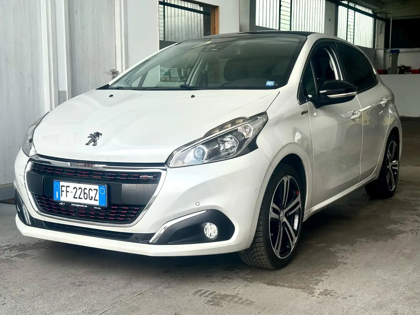 Peugeot 208 208 5p 1.2 puretech t GT Line Blanc - 1