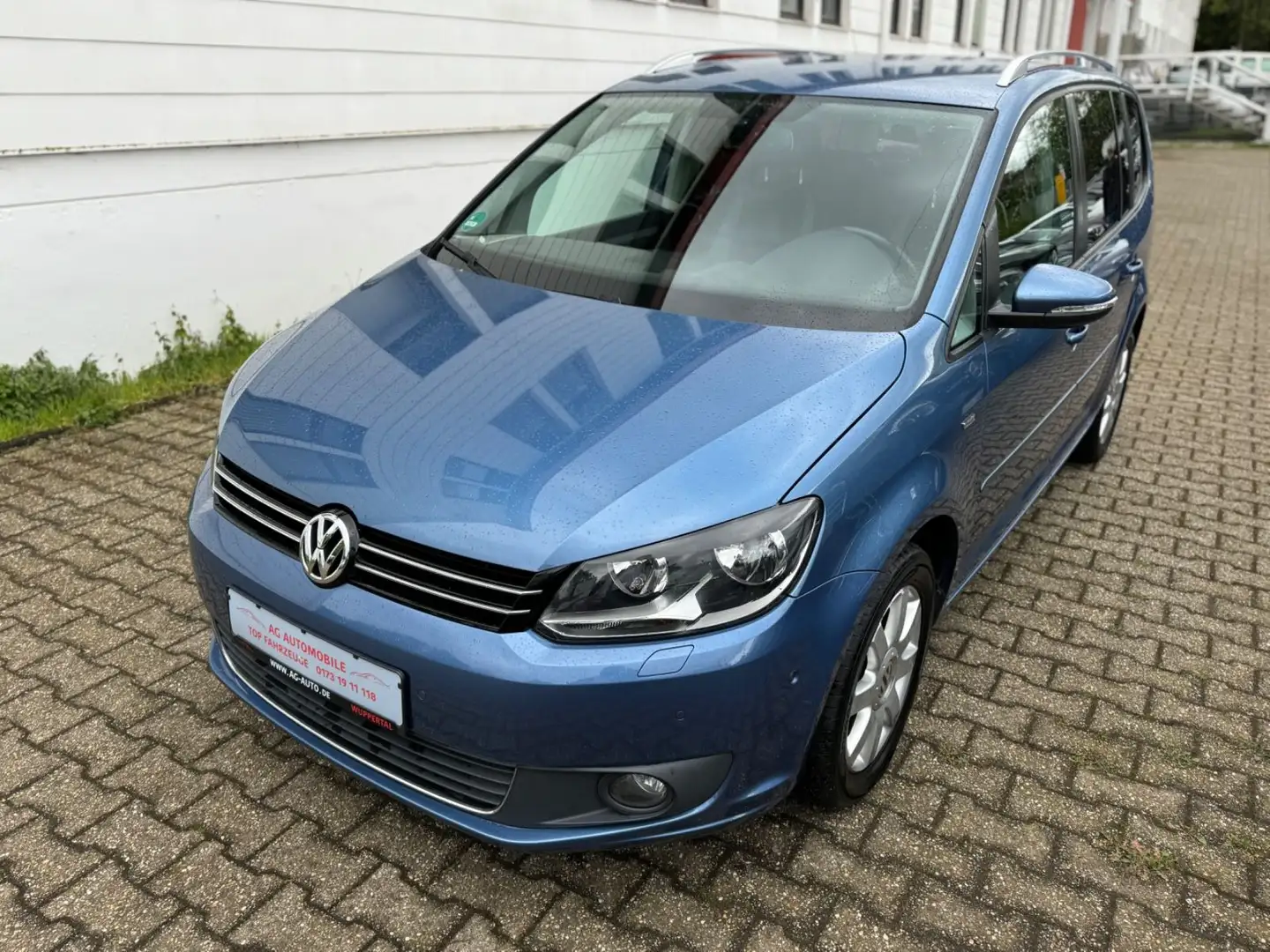 Volkswagen Touran Life Navi Sitzheizung PDC Tempomat AHK Blau - 1