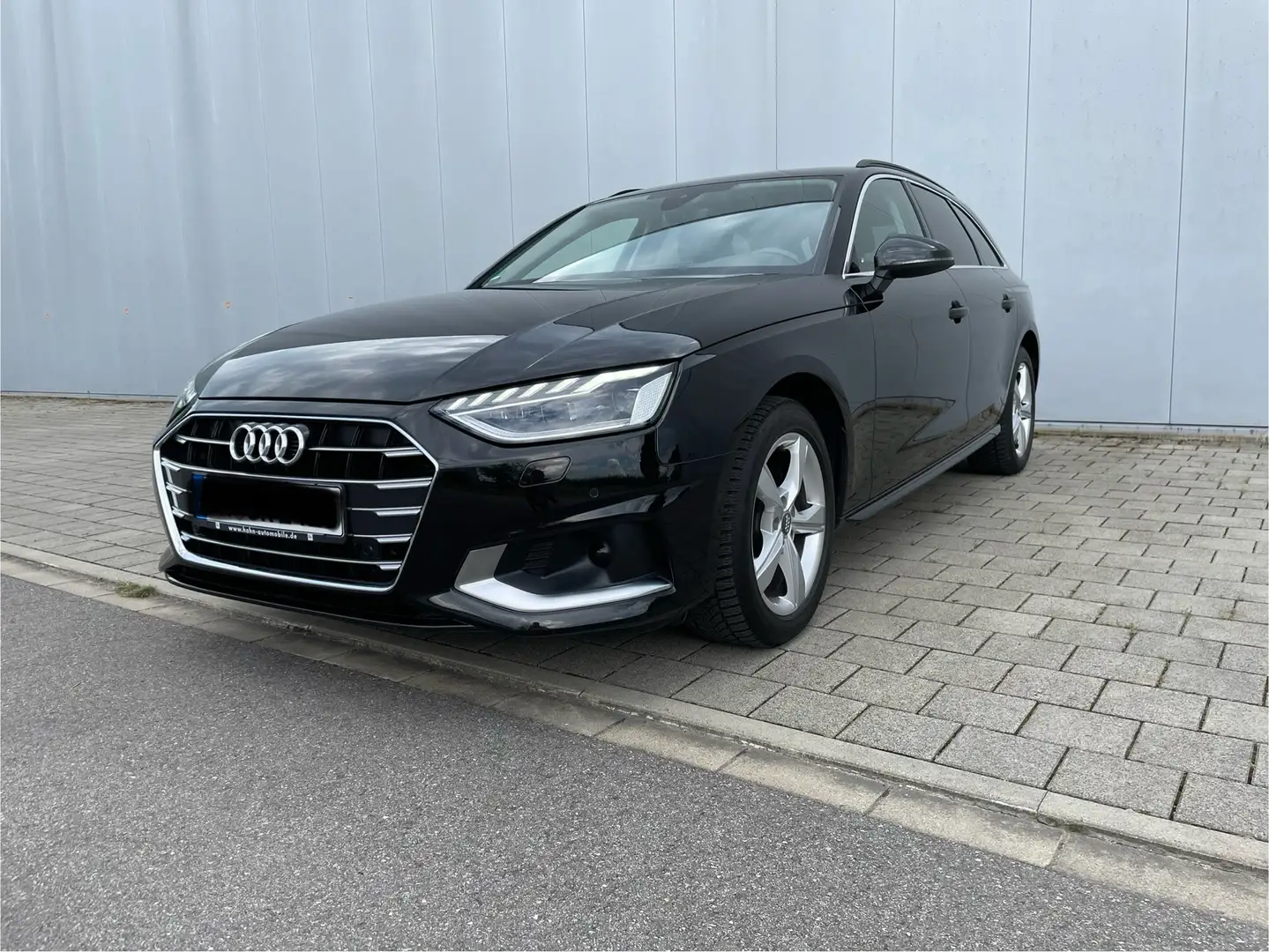 Audi A4 A4 Avant 35TDI advanced LED-ACC-NAVI-KAM-AHK-SHZG Schwarz - 1