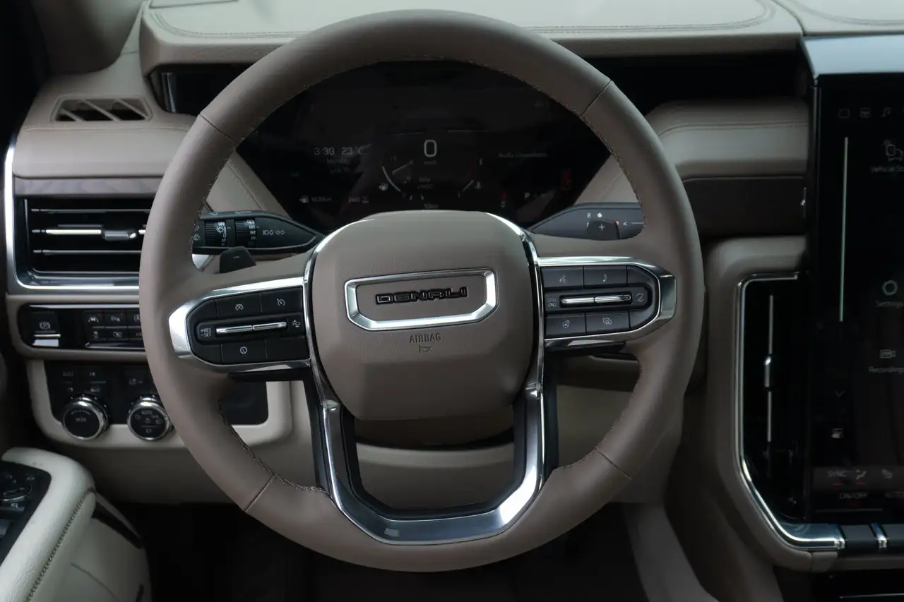 GMC Yukon снимка GMC Yukon