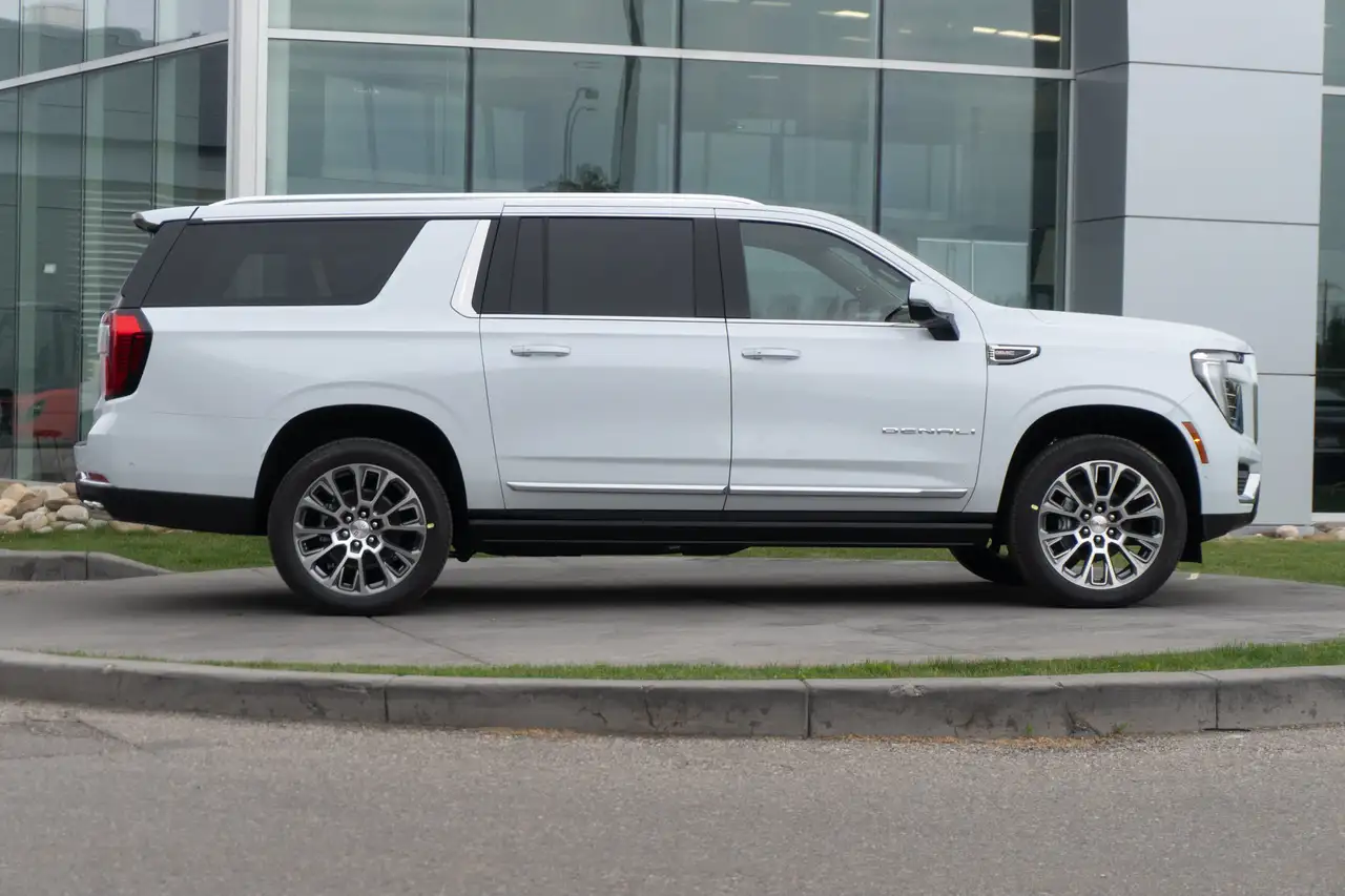 GMC Yukon снимка GMC Yukon