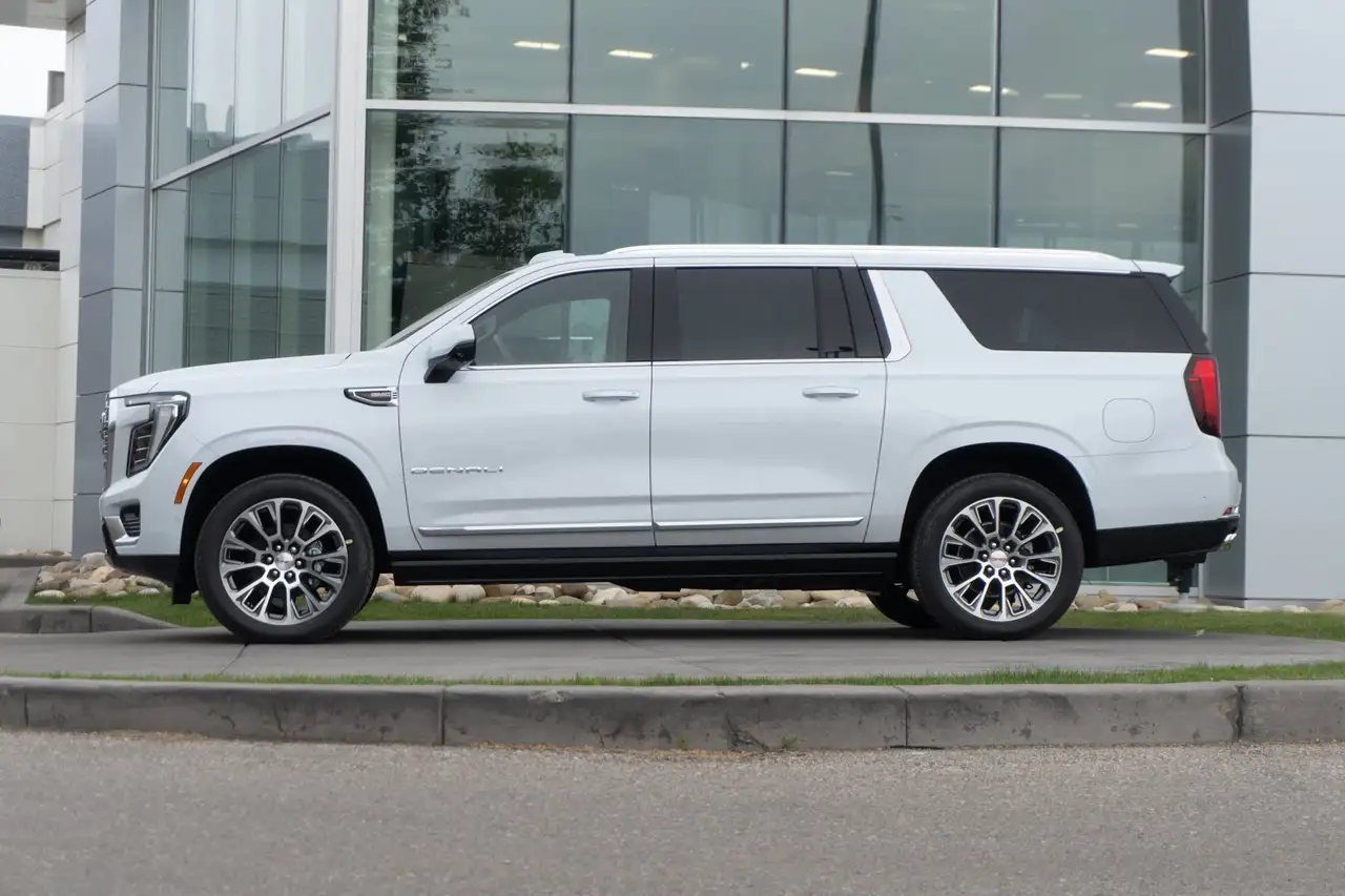 GMC Yukon снимка GMC Yukon