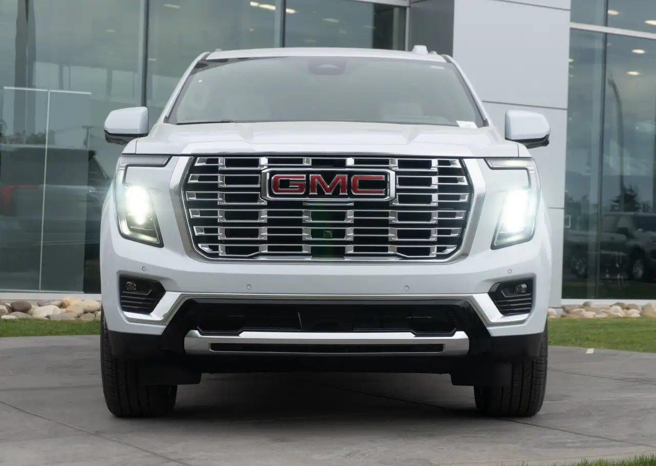 GMC Yukon снимка GMC Yukon