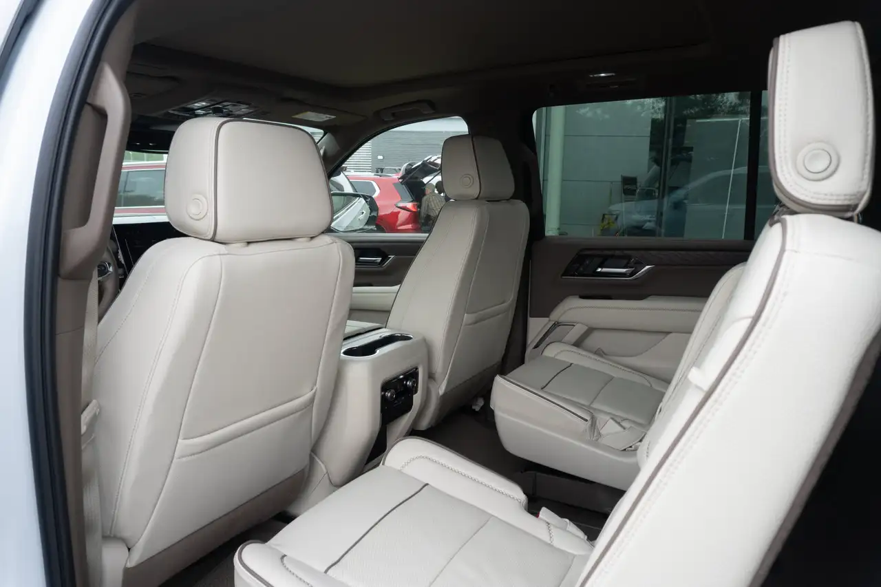 GMC Yukon снимка GMC Yukon