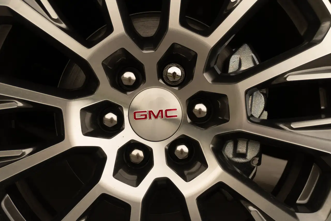 GMC Yukon снимка GMC Yukon