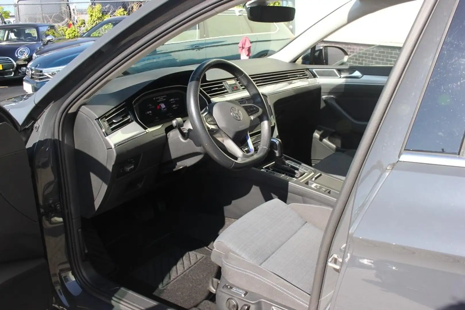 Volkswagen Passat Variant 1.4 TSI PHEV GTE Business | Trekhaak | Panoramadak Grijs - 2