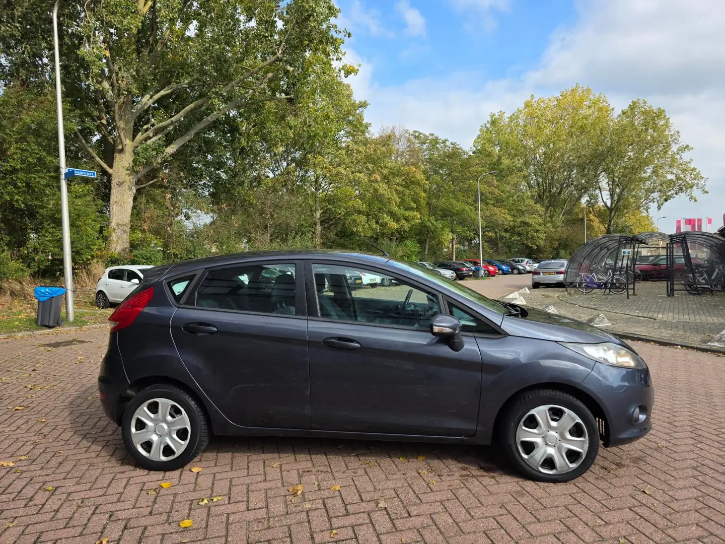 Ford Fiesta 1.25 Trend rijdt en schakelt goed AIRCO new APK Grijs - 2