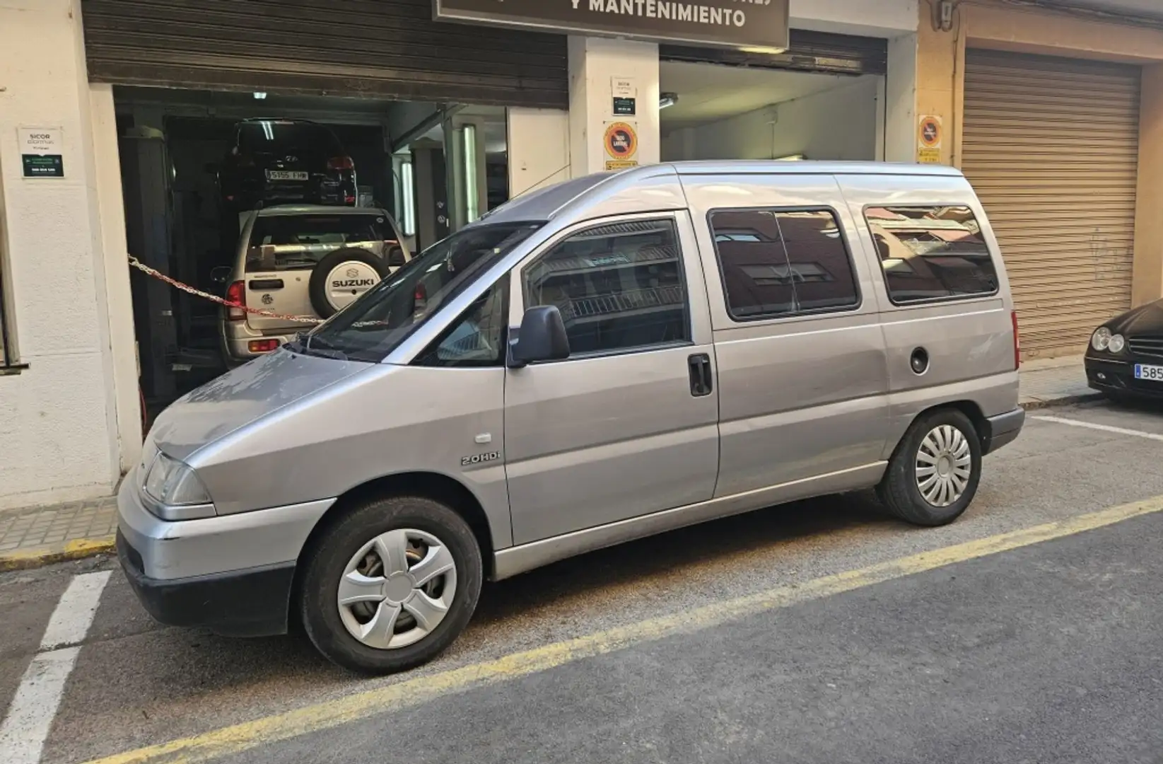 Citroen Jumpy Combi 2.0HDi Confort 6pl. 110 Argent - 1