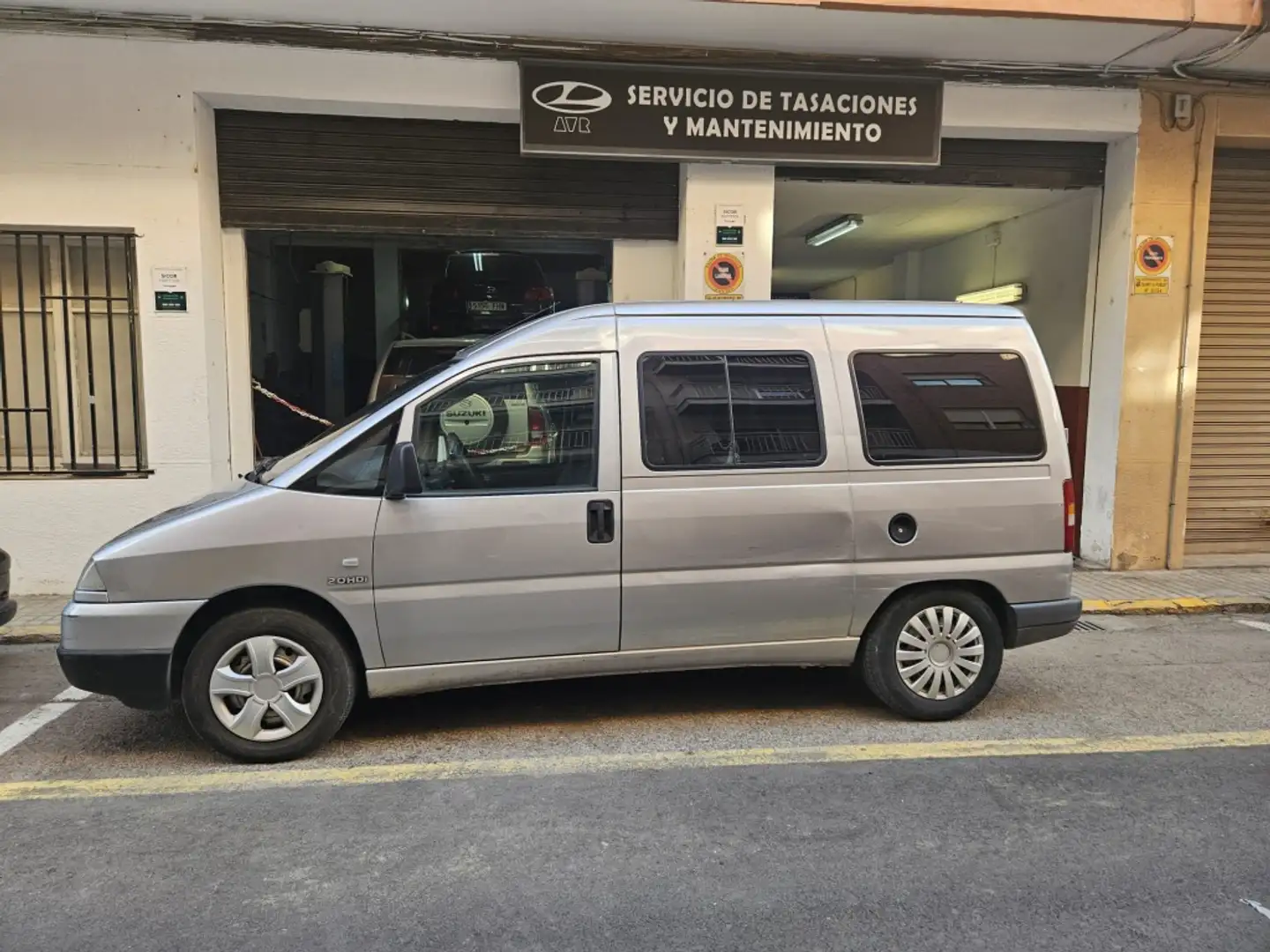 Citroen Jumpy Combi 2.0HDi Confort 6pl. 110 Argent - 2