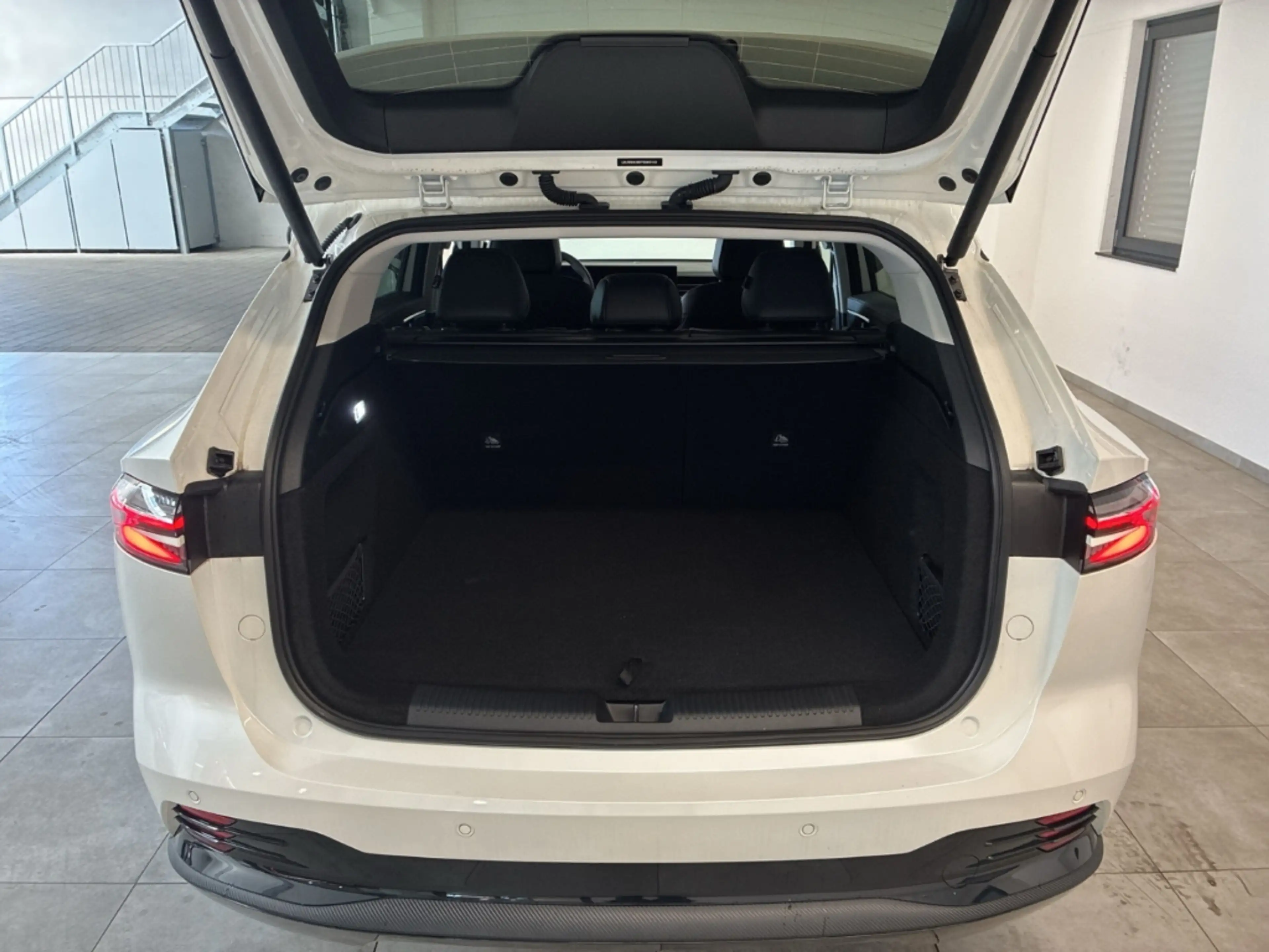 MG HS 1.5 Hybrid+ 165 kW Luxury LED 360°Navi eHeckklappe — photo 6