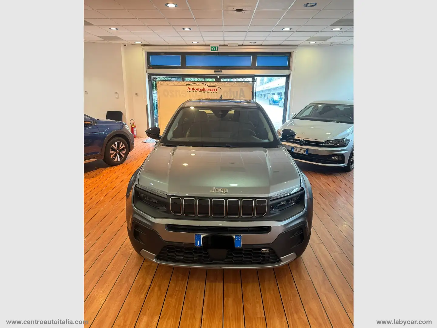 Jeep Avenger 1.2 Turbo Altitude Grau - 1