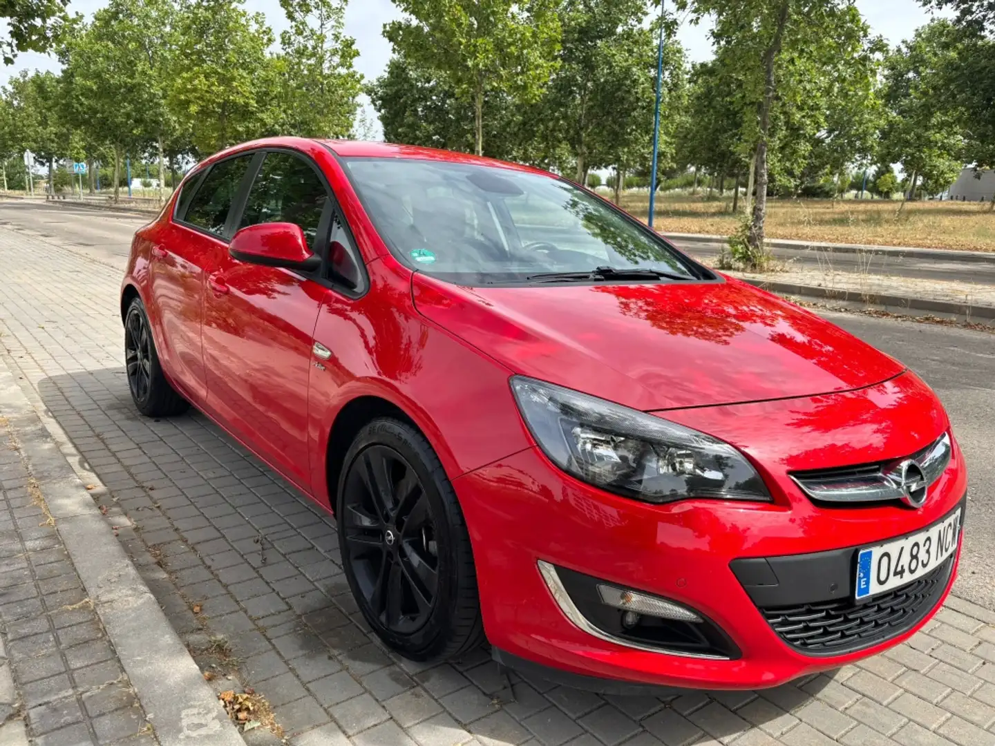 Opel Astra 1.6T S/S Sportive 170 - 2